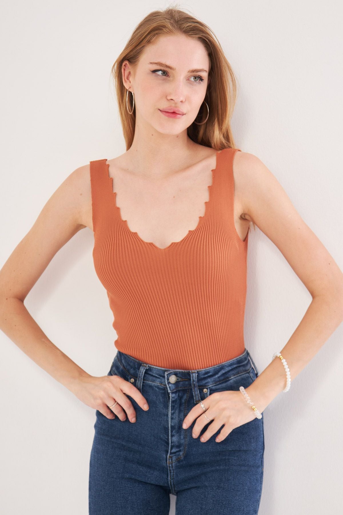 Female Tile Zigzagli V-Neck Cashcore Blouse ARM-23Y069004
