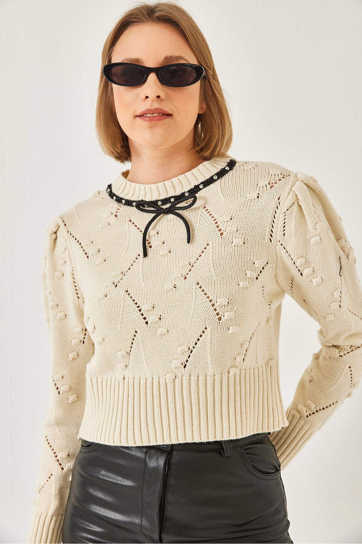 Women's Beaded Collar and Bow Knitwear Sweater 20246308