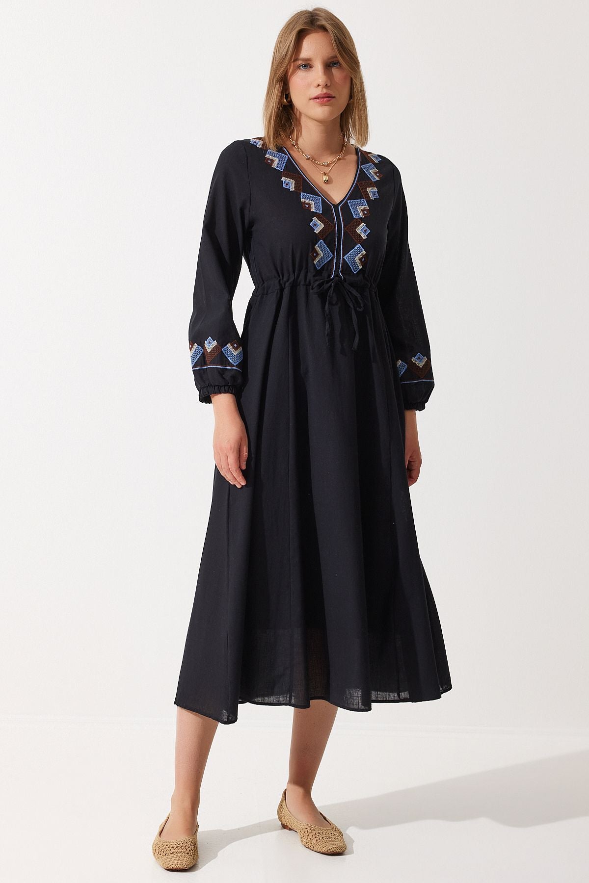 Female Black Embroidery Detailed Oversize Flax Dress RG00027