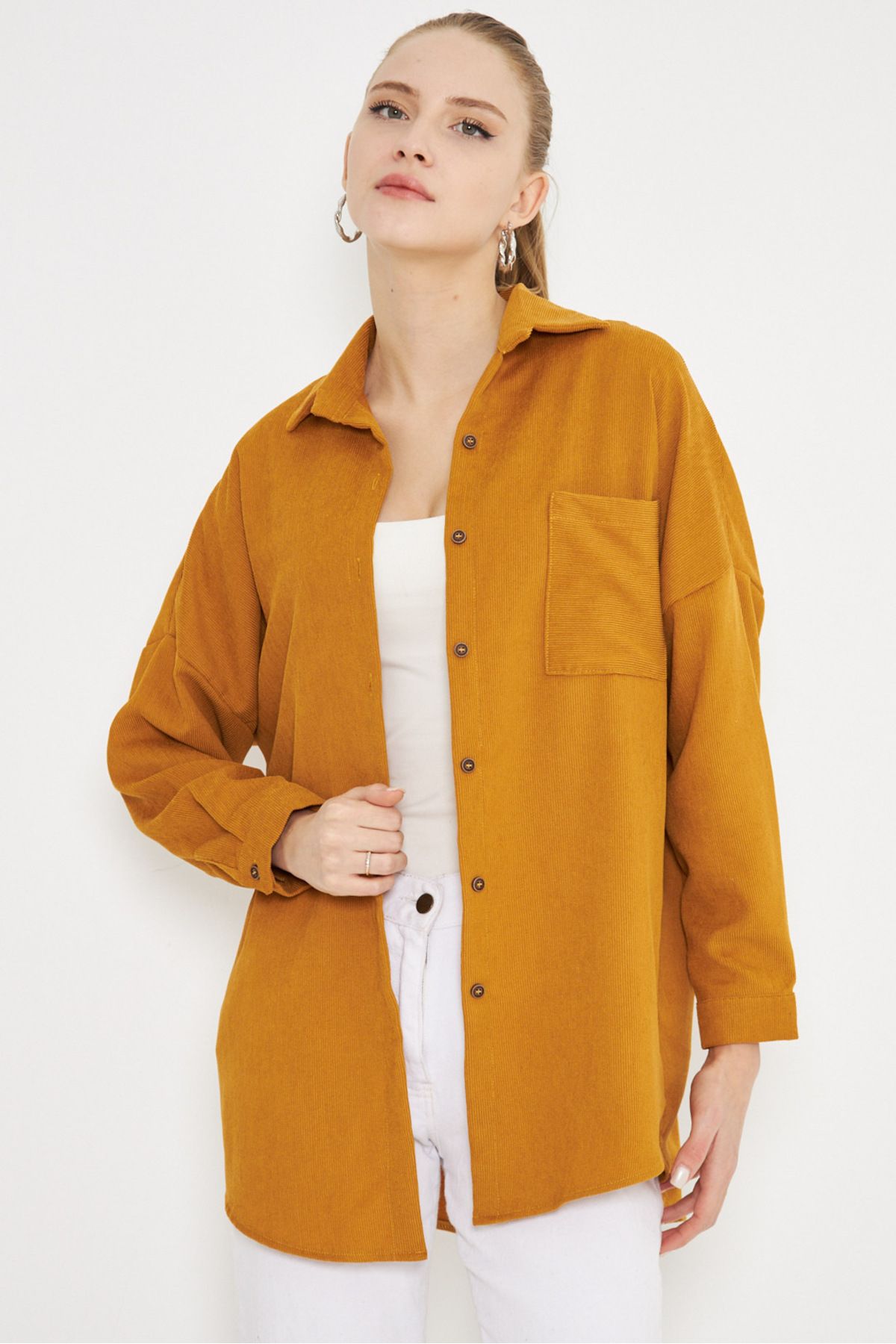 Woman mustard pocket with oversize finely wick velvet shirt ARM-24K001076