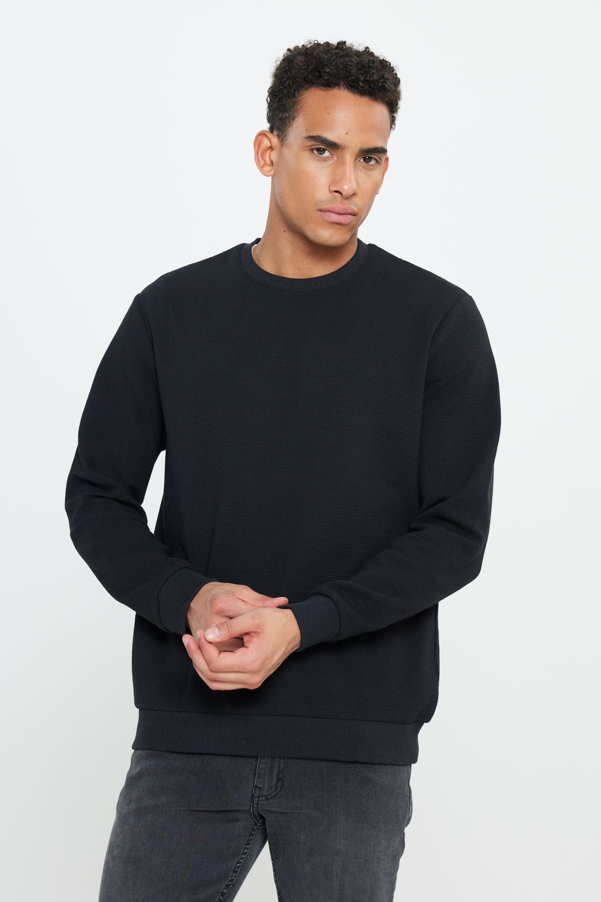 Men's black 2 -needed texture that keeps the standard fit normal cut bike collar sweatshirt