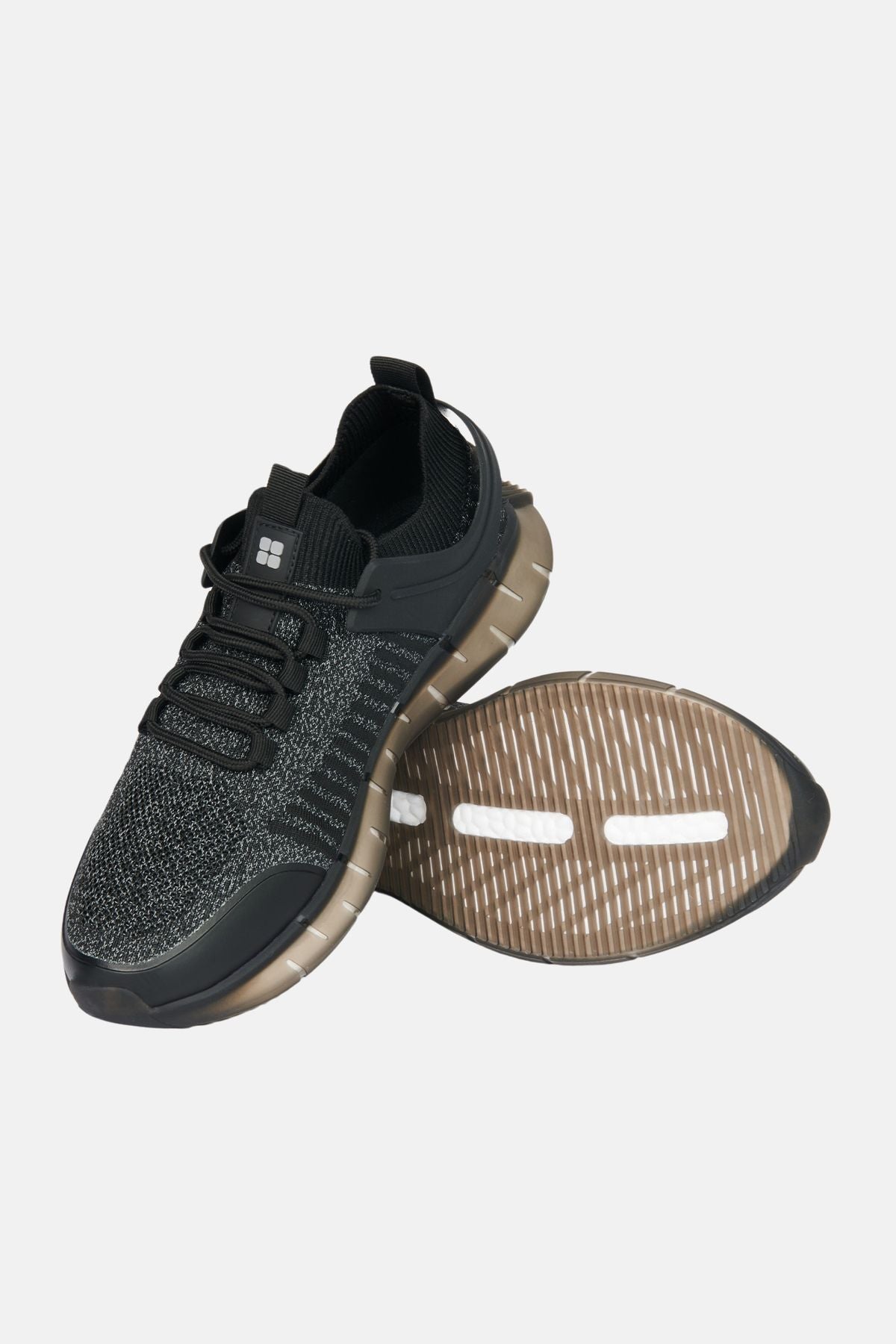Men's black flexible floor sneaker shoes A32y8002