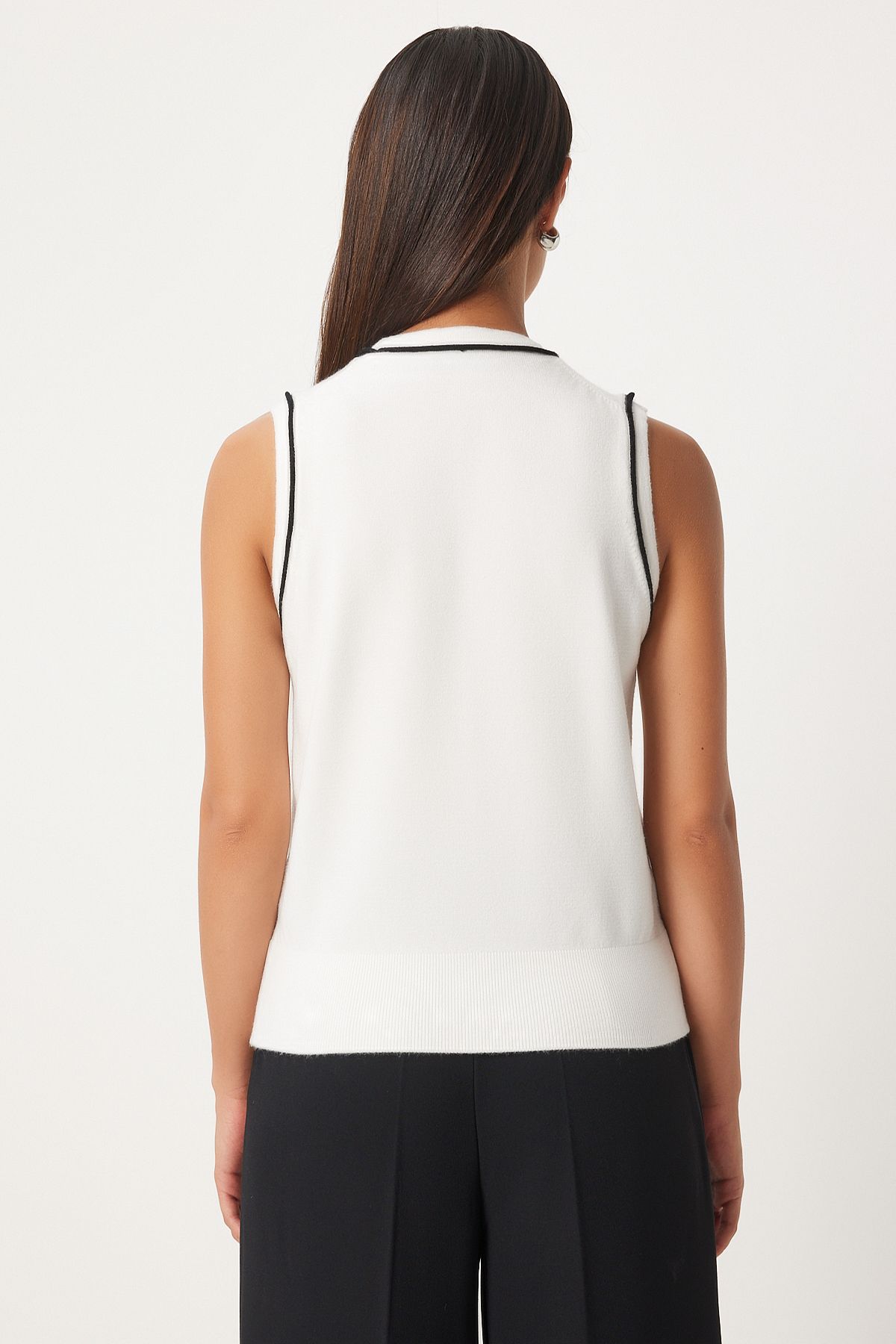 Woman White Sleeveless Triko Blouse PF00076