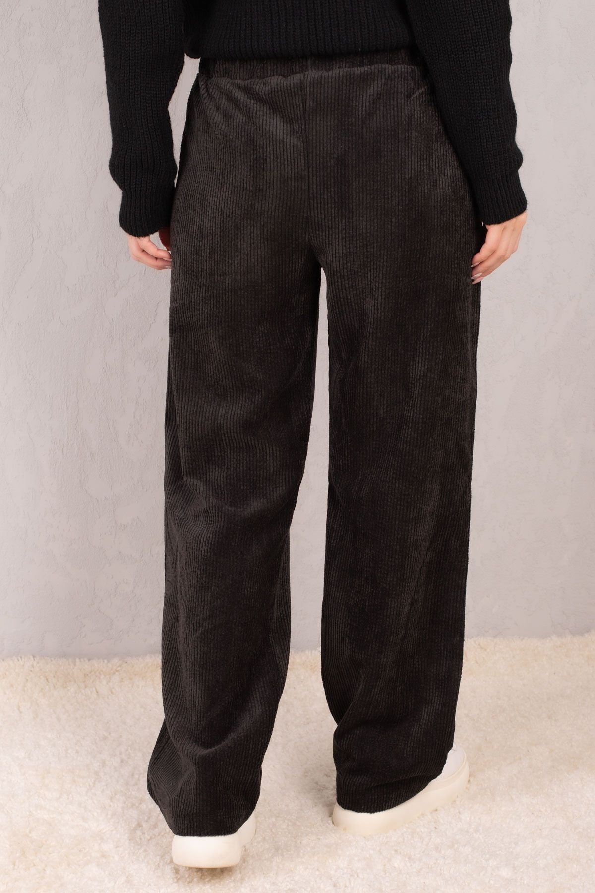 Women's Black Waist Entry with Pigal Pocket Paça Velvet Pants Arm-4K00106060