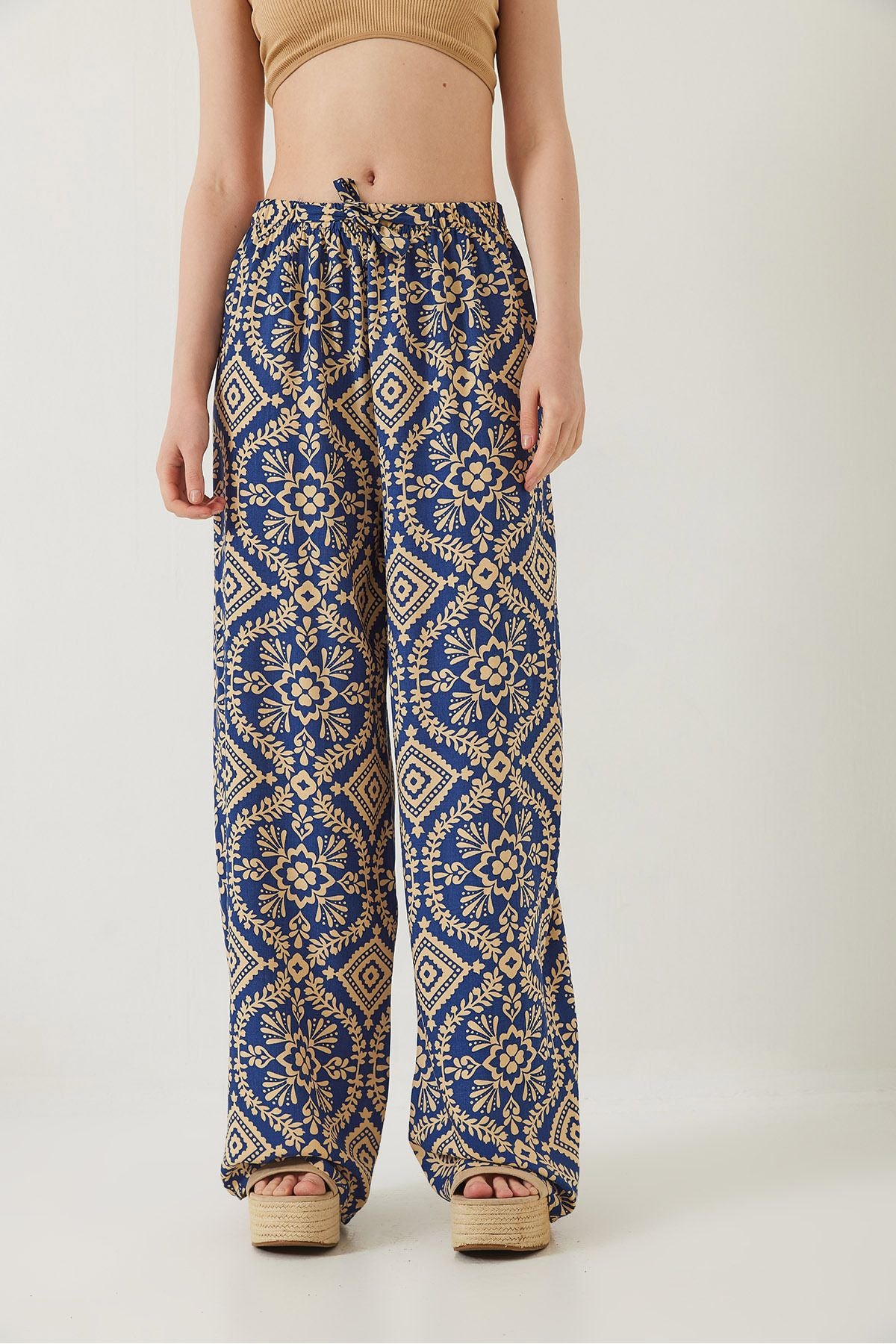 Female -linked patterned viscose pants 60261353