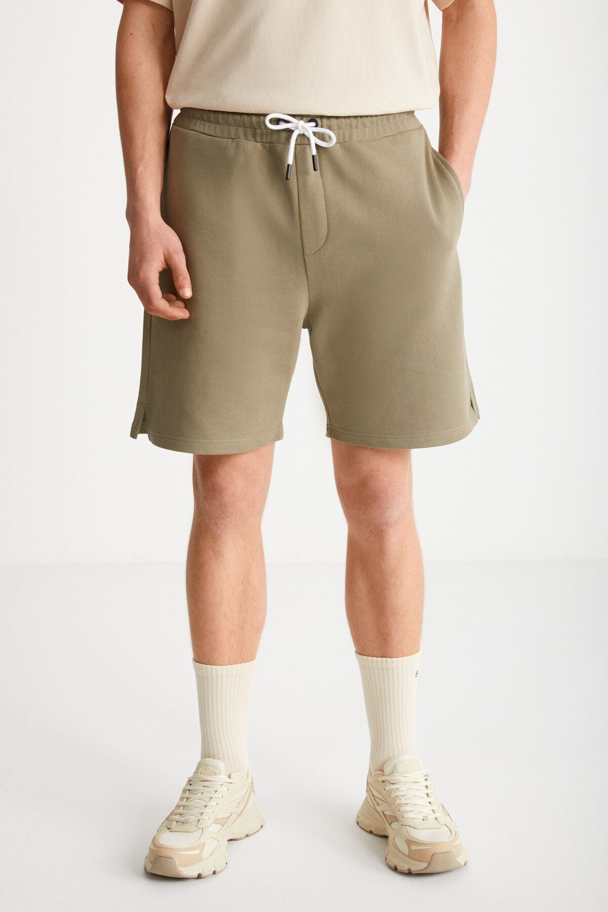 Uncertain Men's Comfort Fit Khaki Shorts & Bermuda