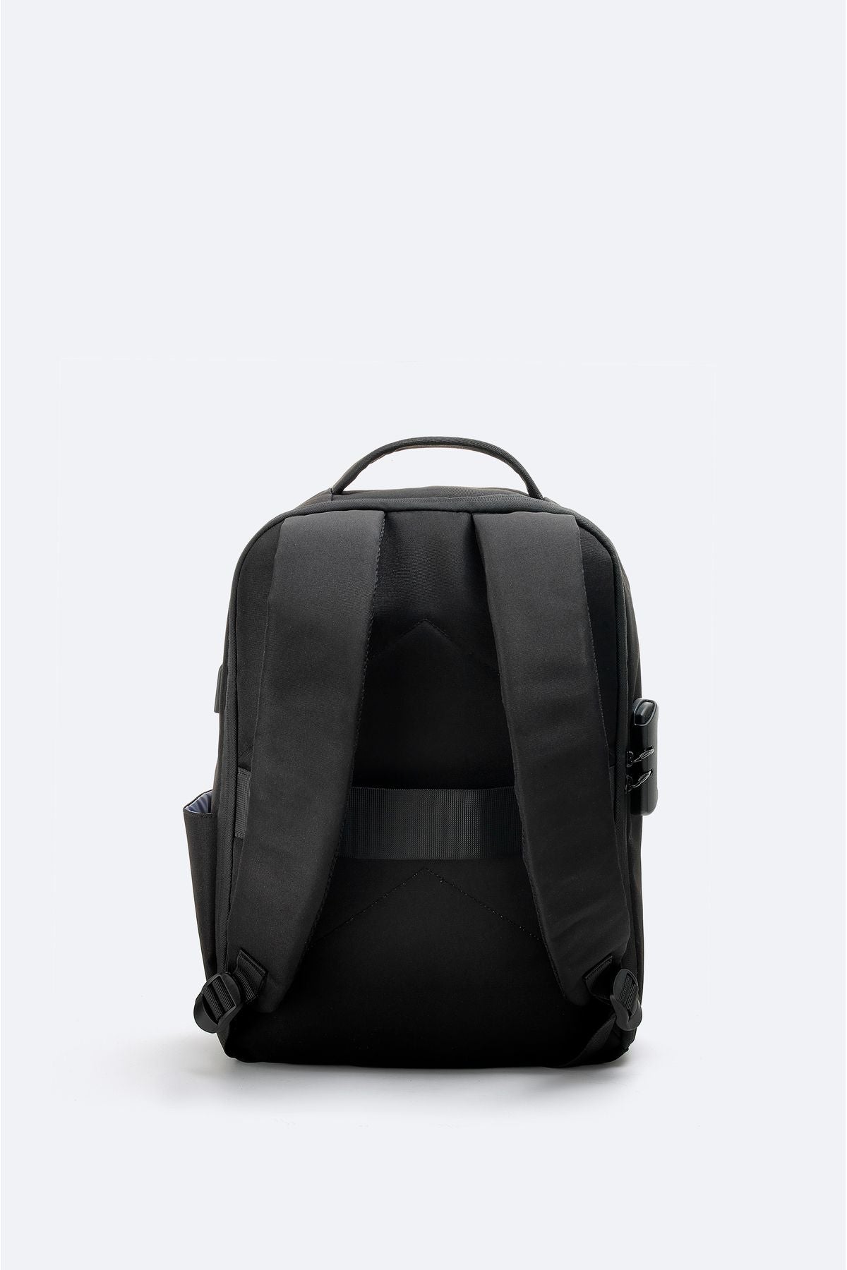Men's black shell backpack A42y9126