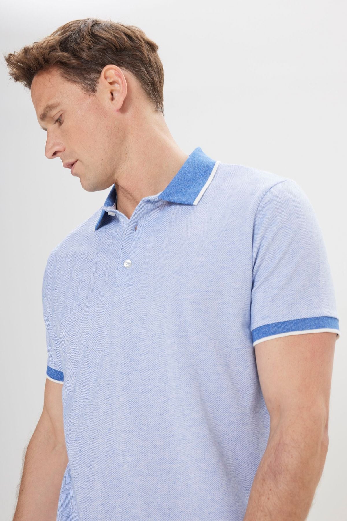 Men's blue slim fit narrow cut cotton jacquard polo collar t -shirt