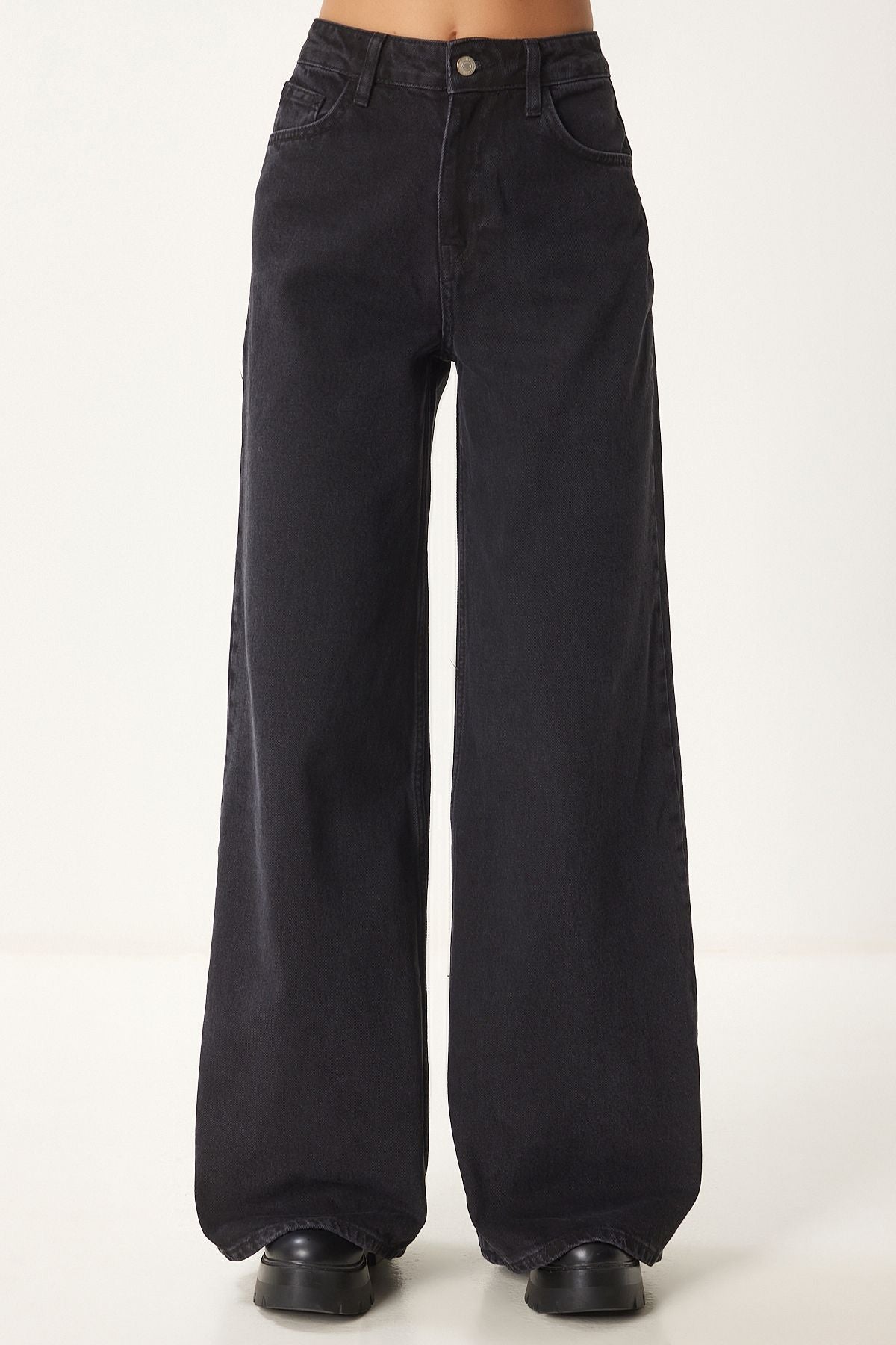 Female Black Medium Waist Wide Totage Jean FN03413
