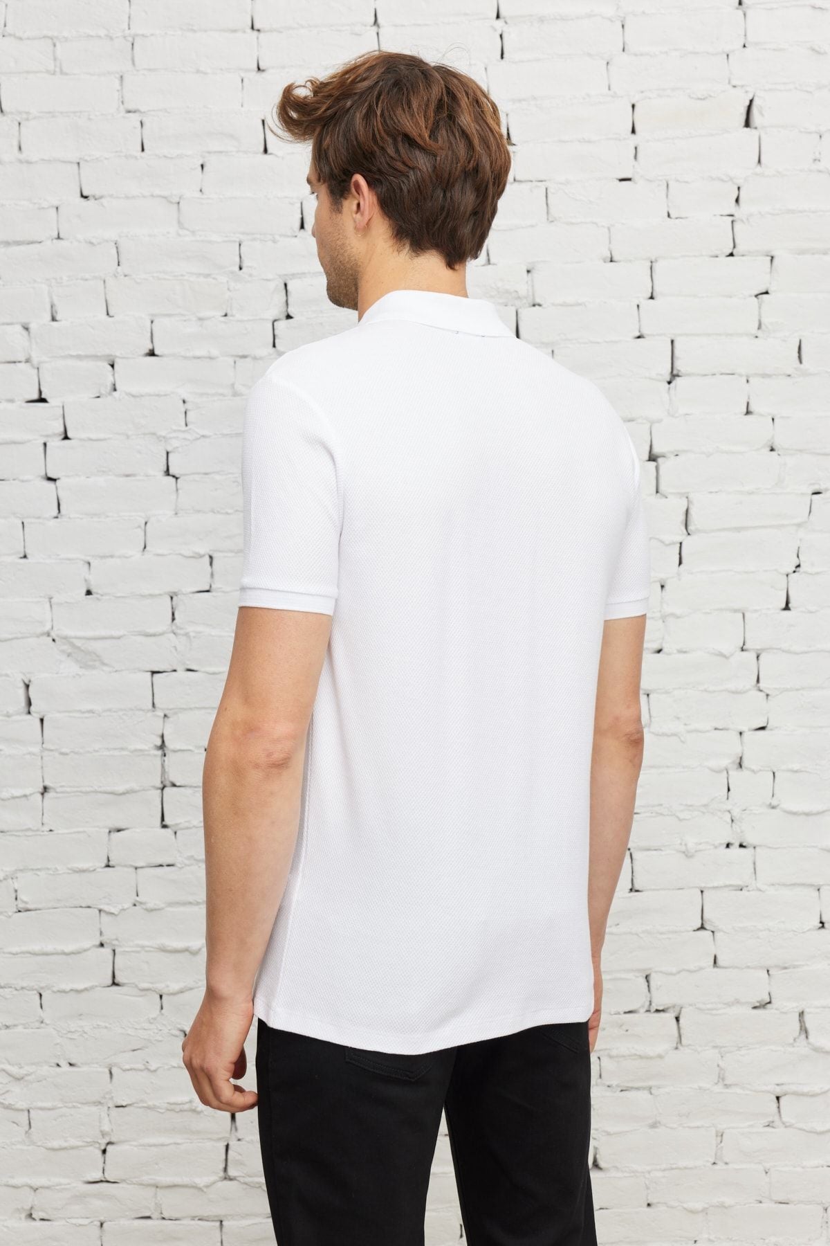 Men's white slim fit narrow cut polo collar 100 %cotton honeycomb pattern short sleeve t -shirt