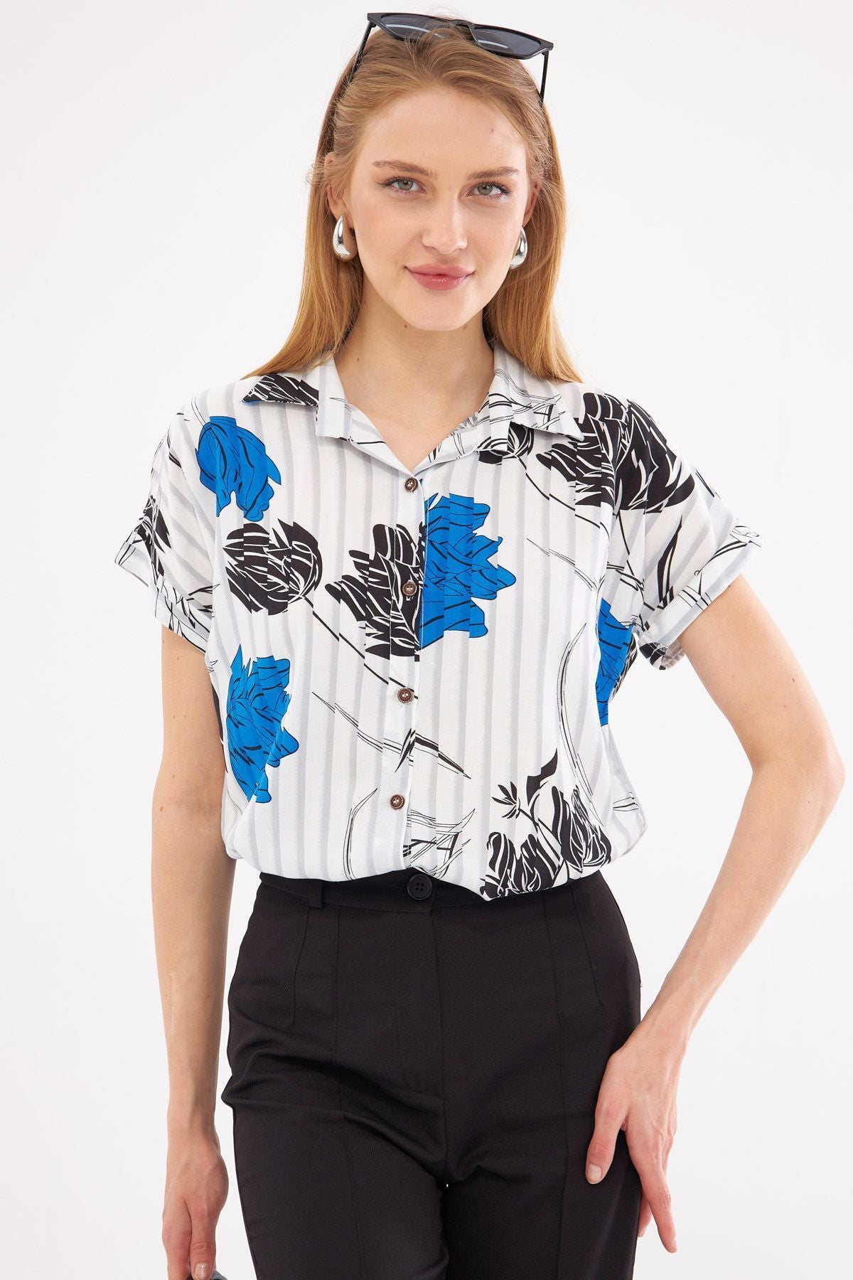 WOMEN'S SPRING PATTERN SHORT SOLT SHIRT ARM-221052