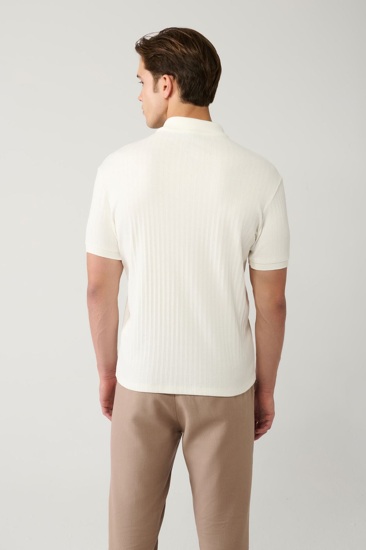 Men's white 100 %cotton 3 buttoned jacquari