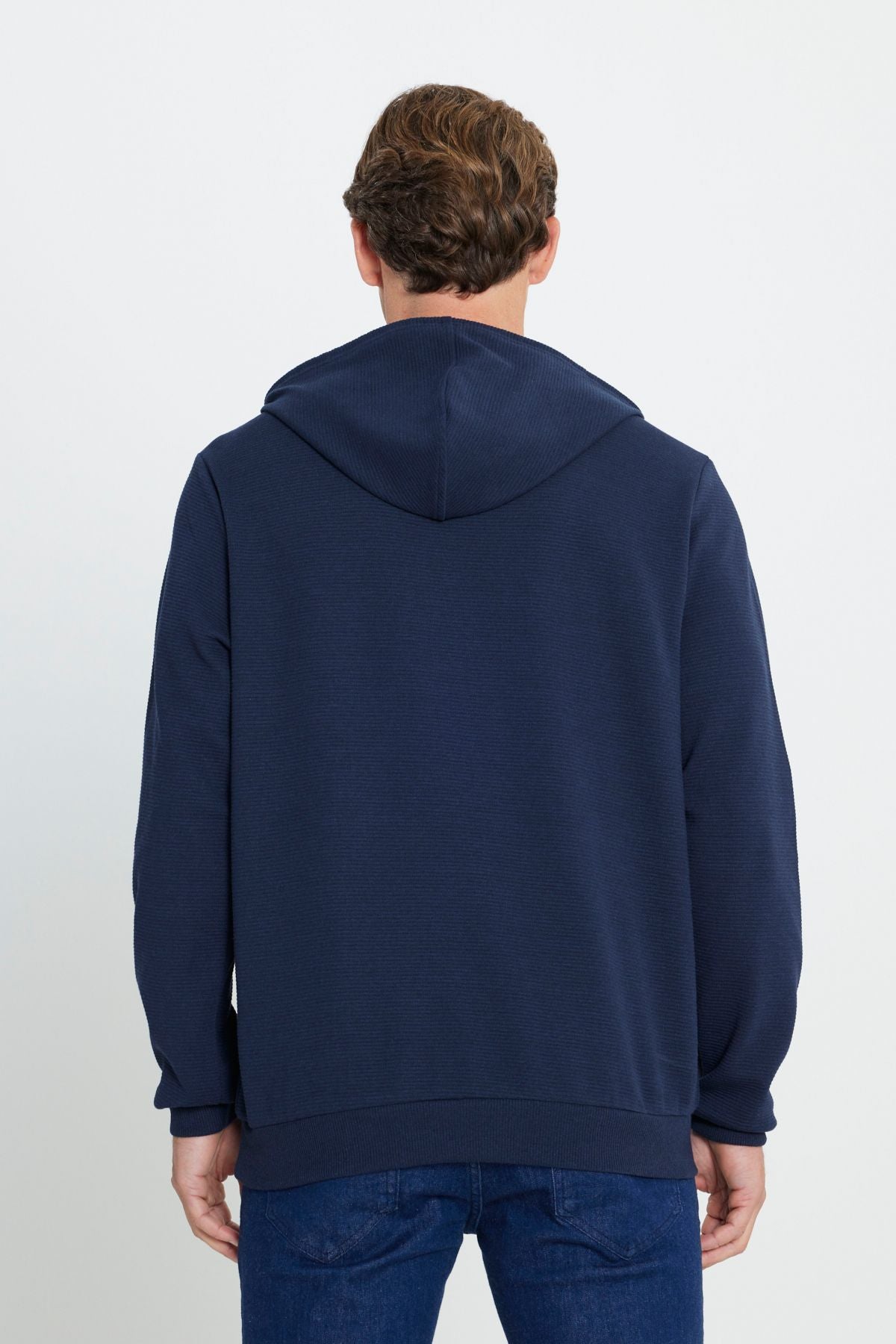 Men's navy blue standard fit normal cutting hooded ottoman patterned pocket sweatshirt