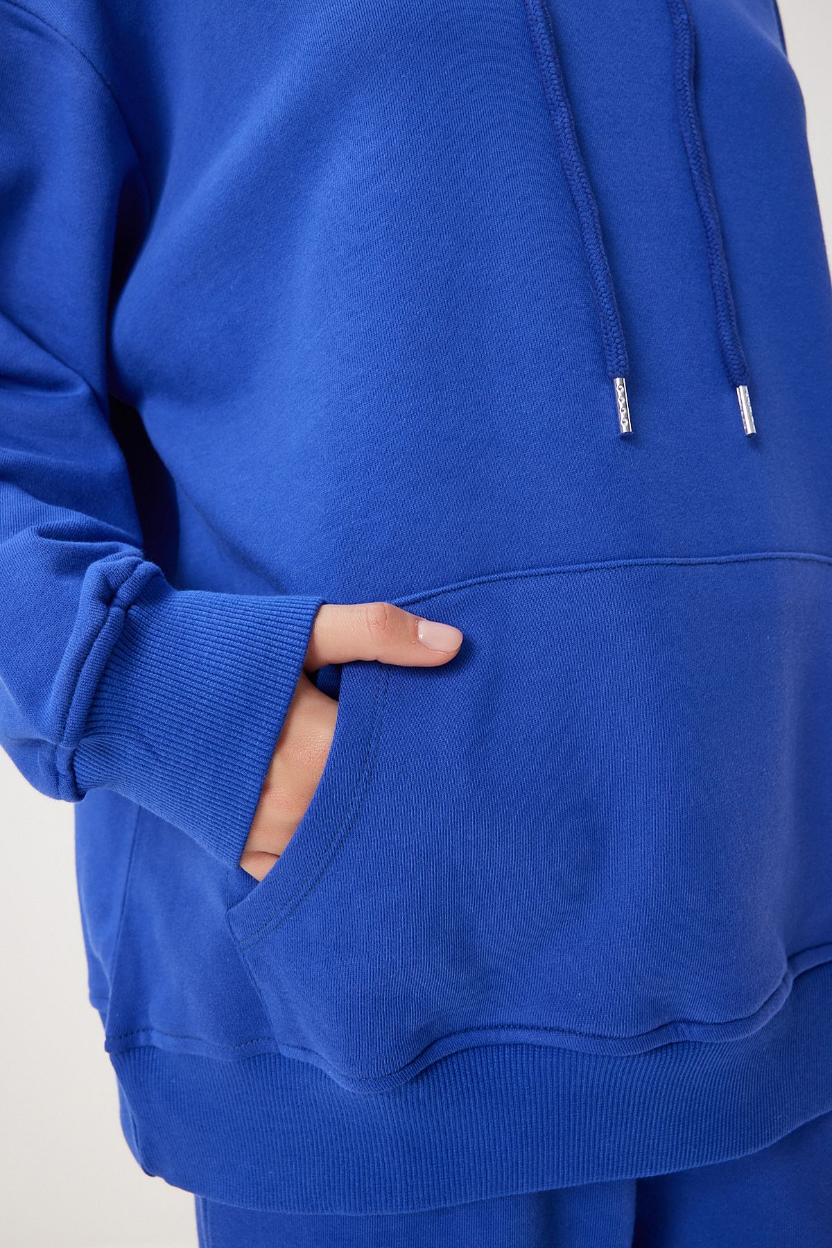 Sweatshirt jogger with women blue hooded.