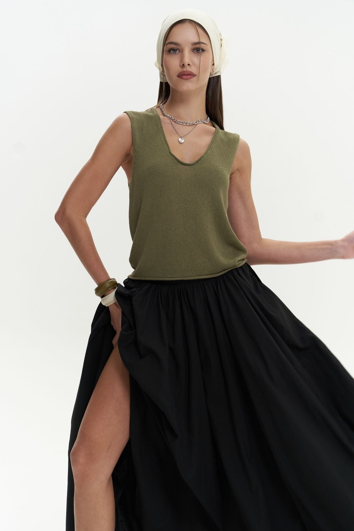 Faylinn long black skirt with pleated