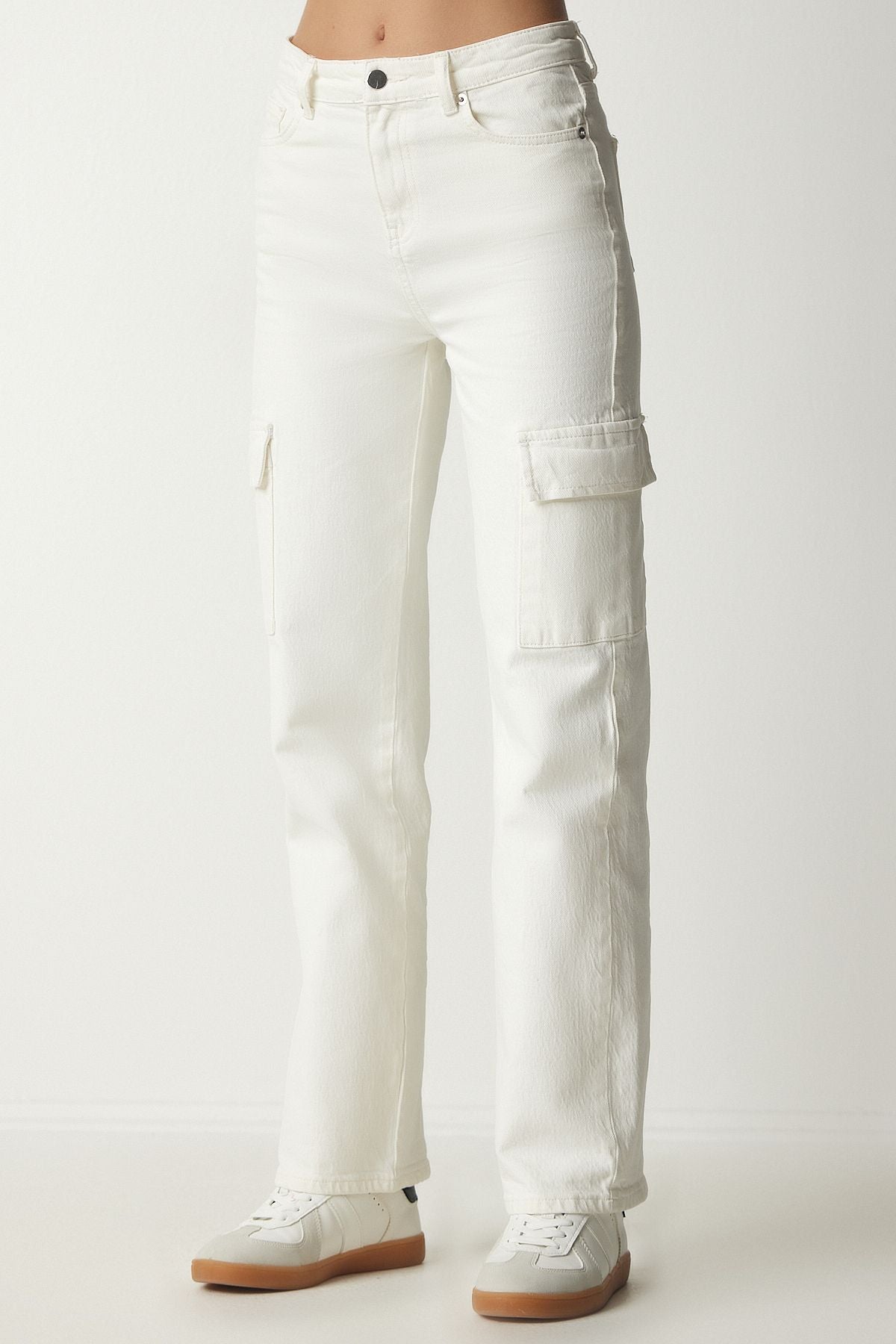 Women's White Cargo Pocket Denim Pants UT00002