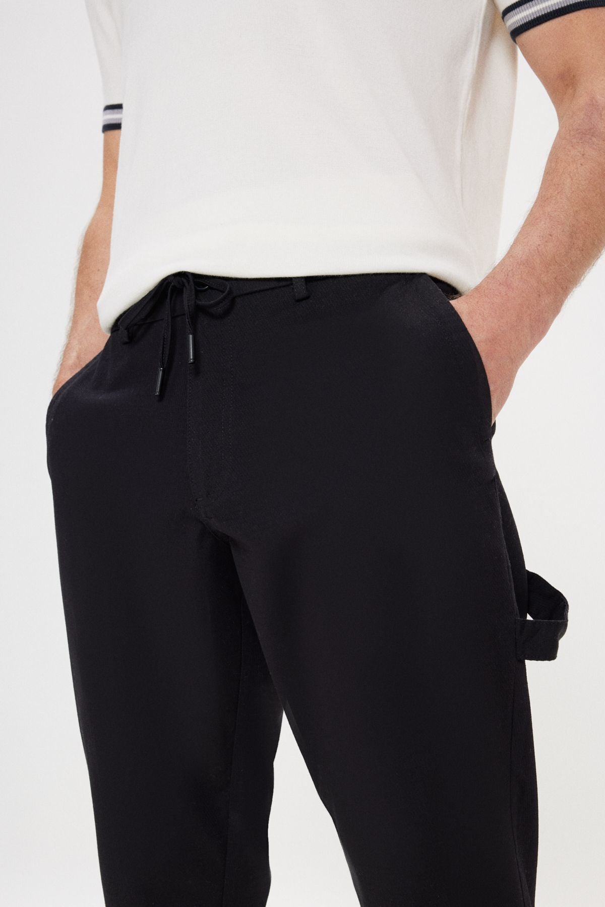 Men's black oversize with plenty of cut waist -tied cotton flexible Achaened side pocket pants