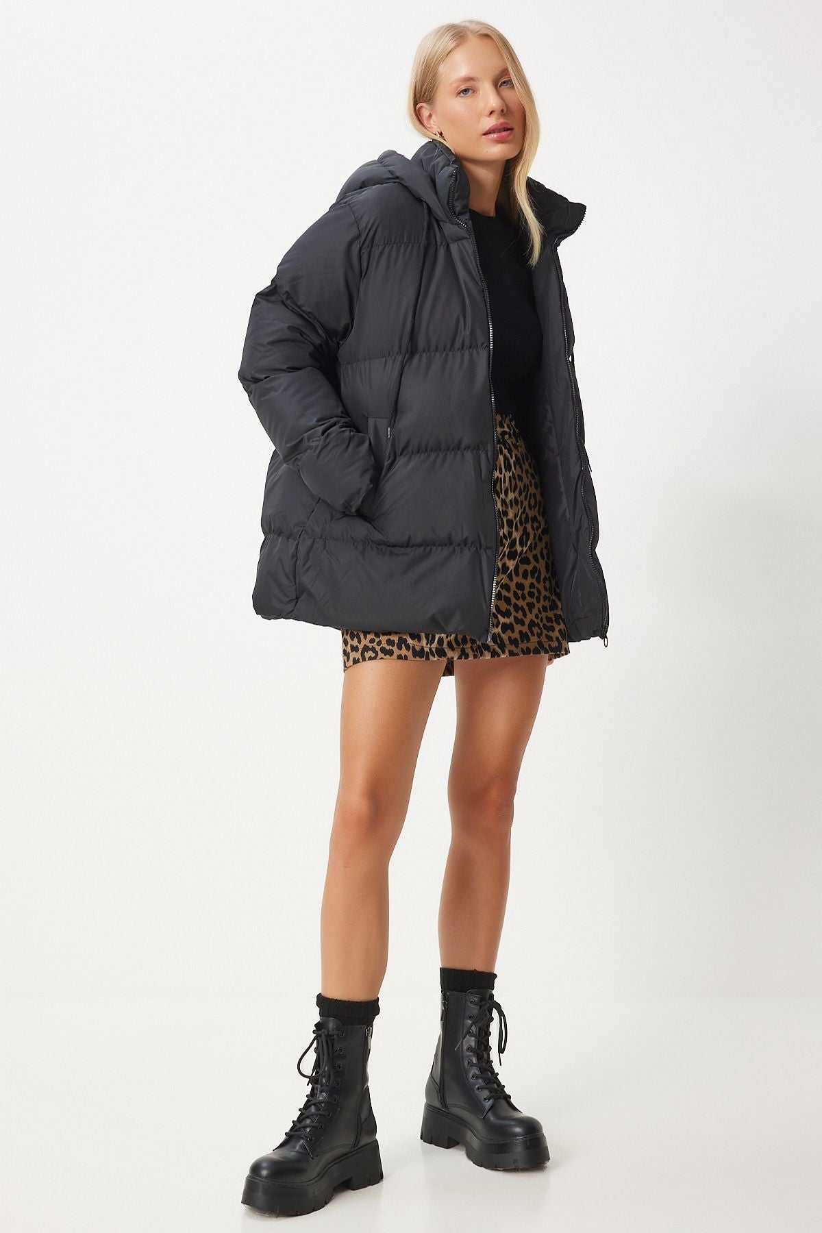 Female black hooded oversiz swelling coat rv00068