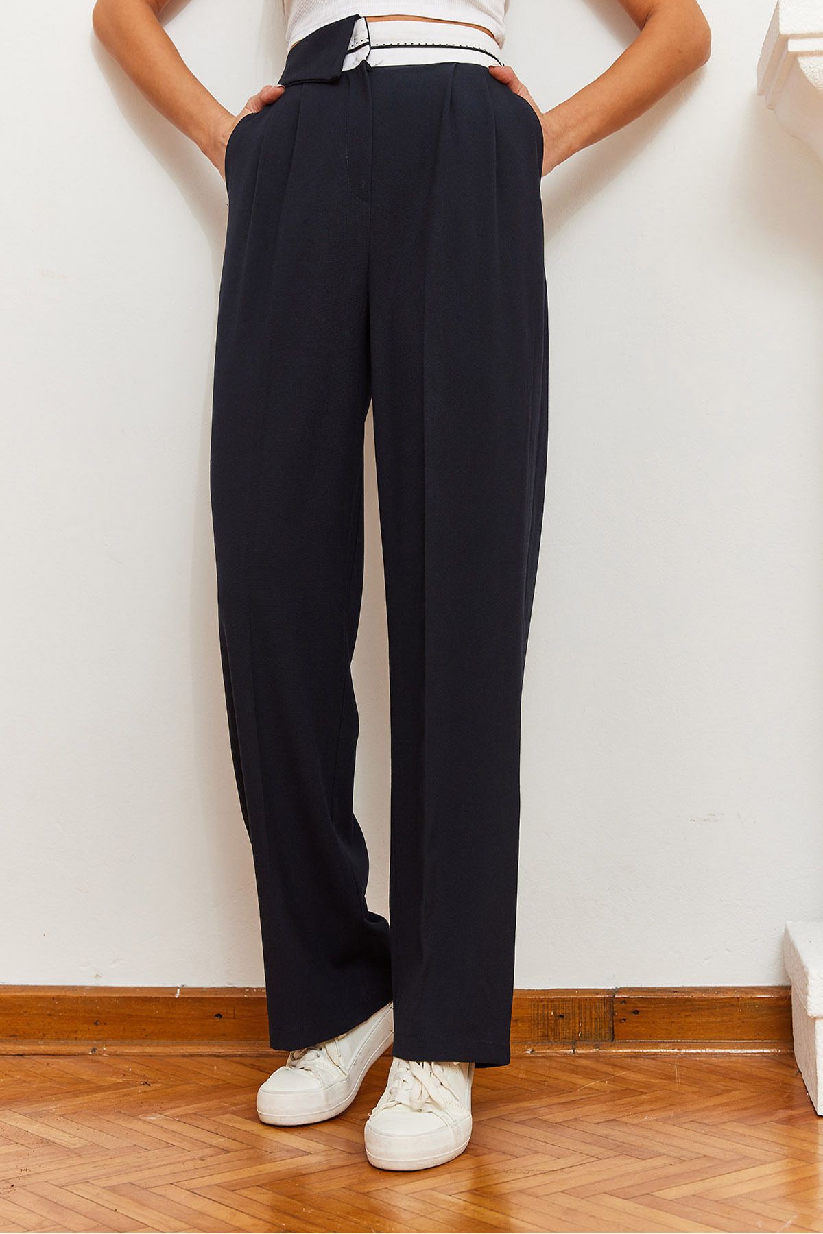 WOMEN'S POLICE PALAZZO Pants with asymmetric Waist Button 60361004