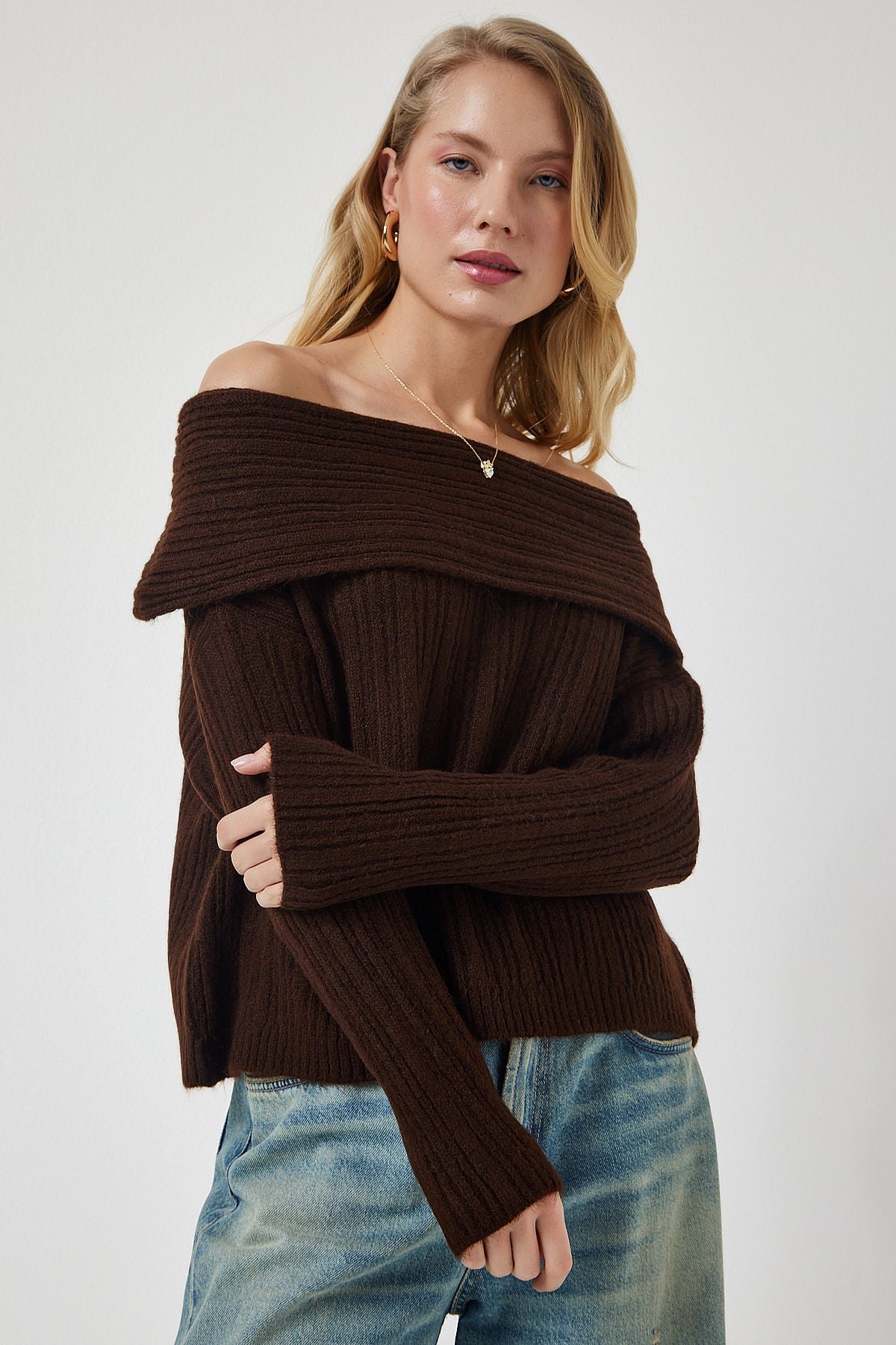 Female Brown Madonna collar knitwear sweater pf00049