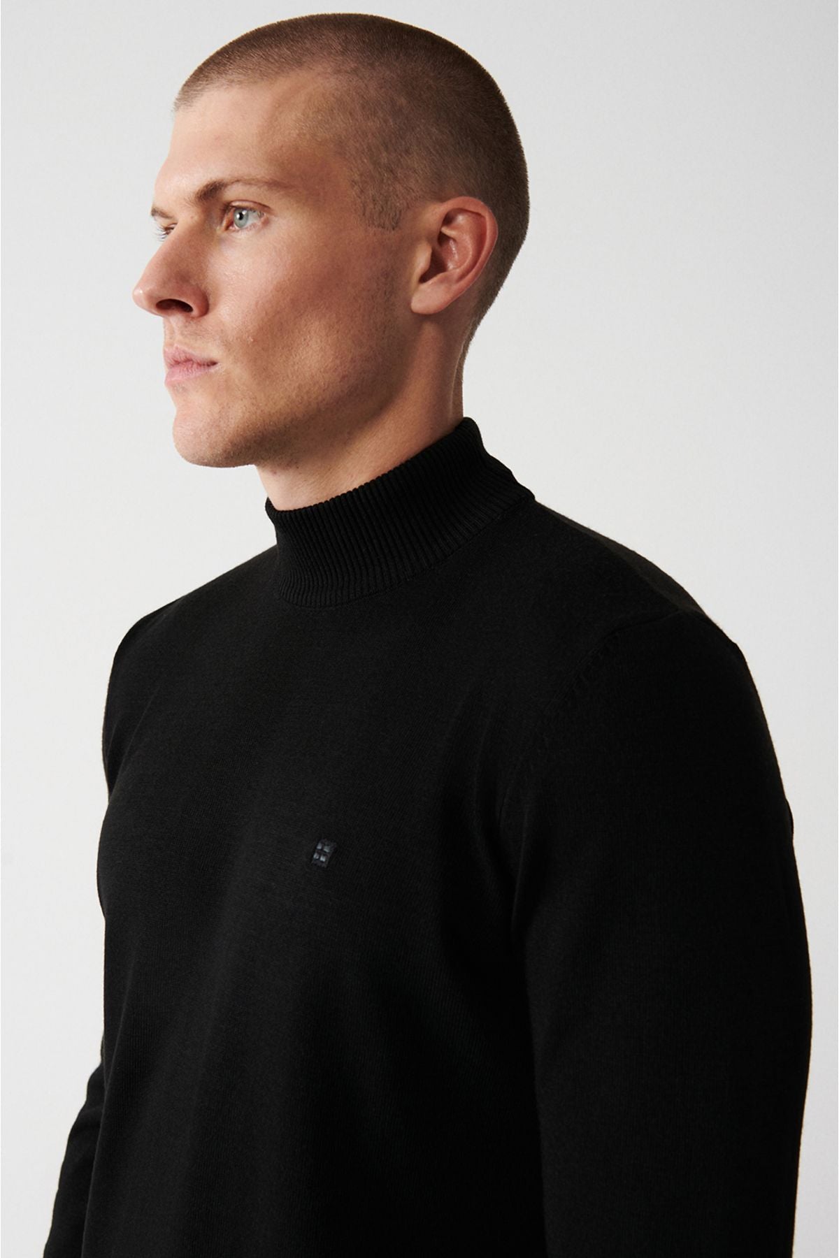 Men's black half -fisherman collar -free knitwear sweater E005001