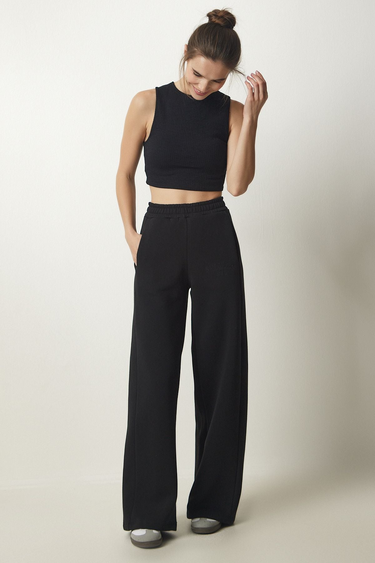 Female black -charted flat trouser thick tracksuits six HF00445