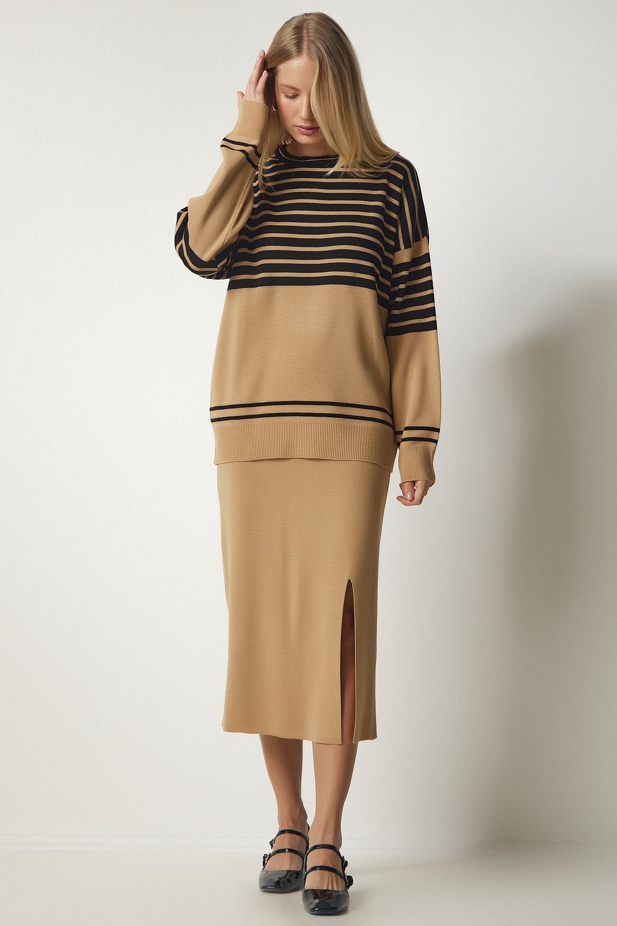 Female Biscuit Striped Sweater Skirt Knitwear Set Ki00104