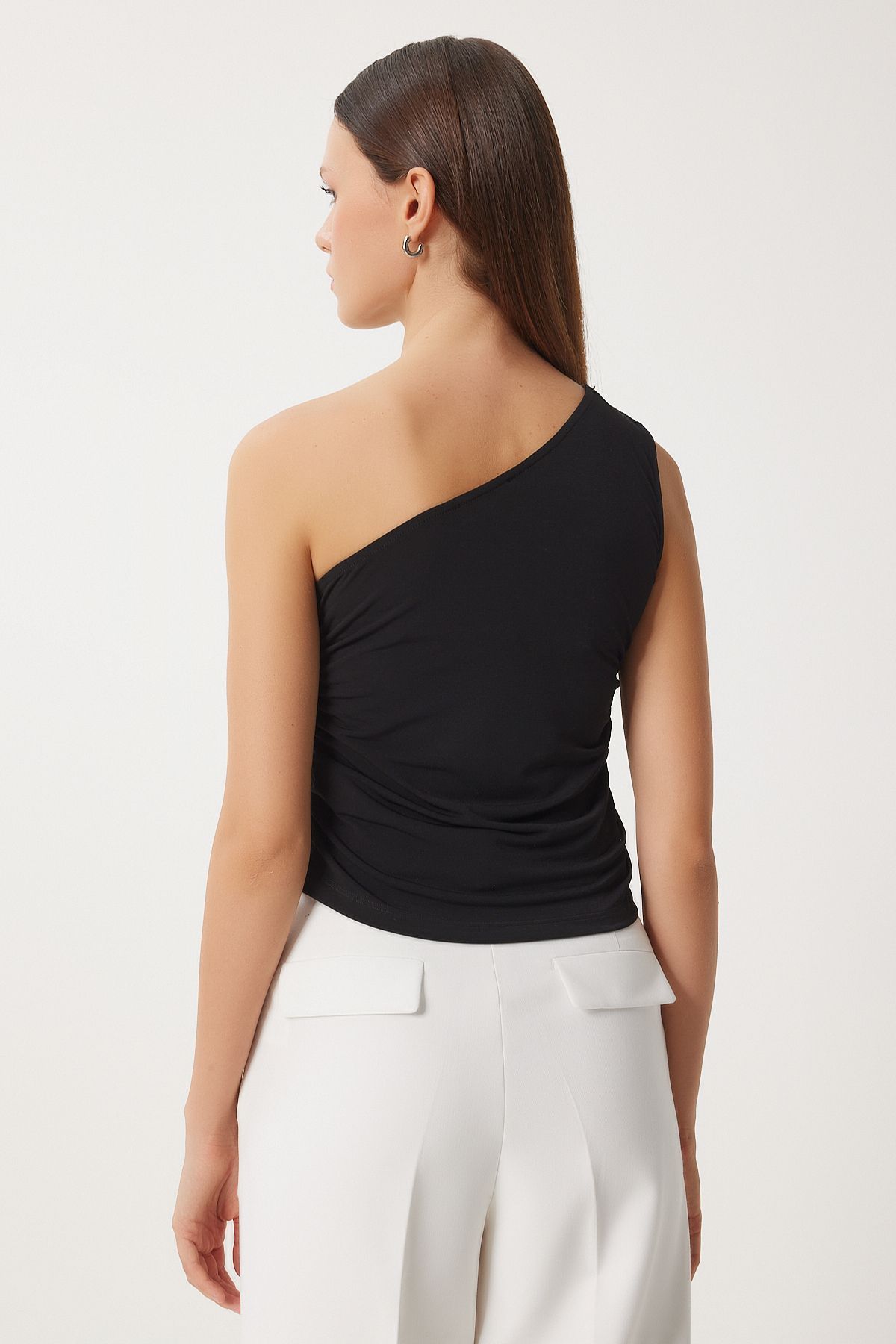 Female black single shoulder rose detailed blouse FN03323