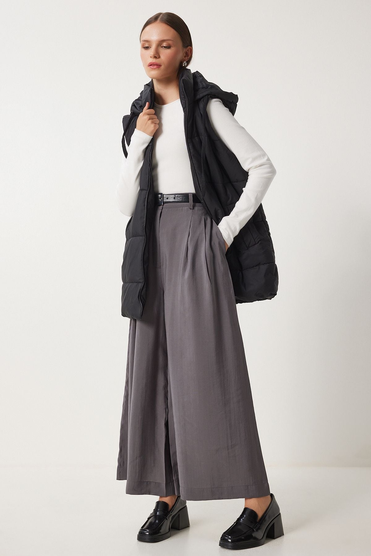 Woman Black Hooded Oversiz swelling Vest RV00059