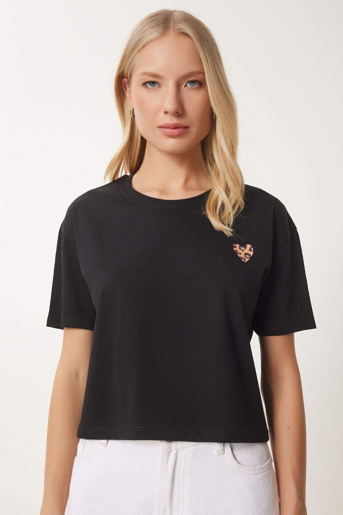 Female Black Heart Printed Cotton Short Knitting T-Shirt AN00224