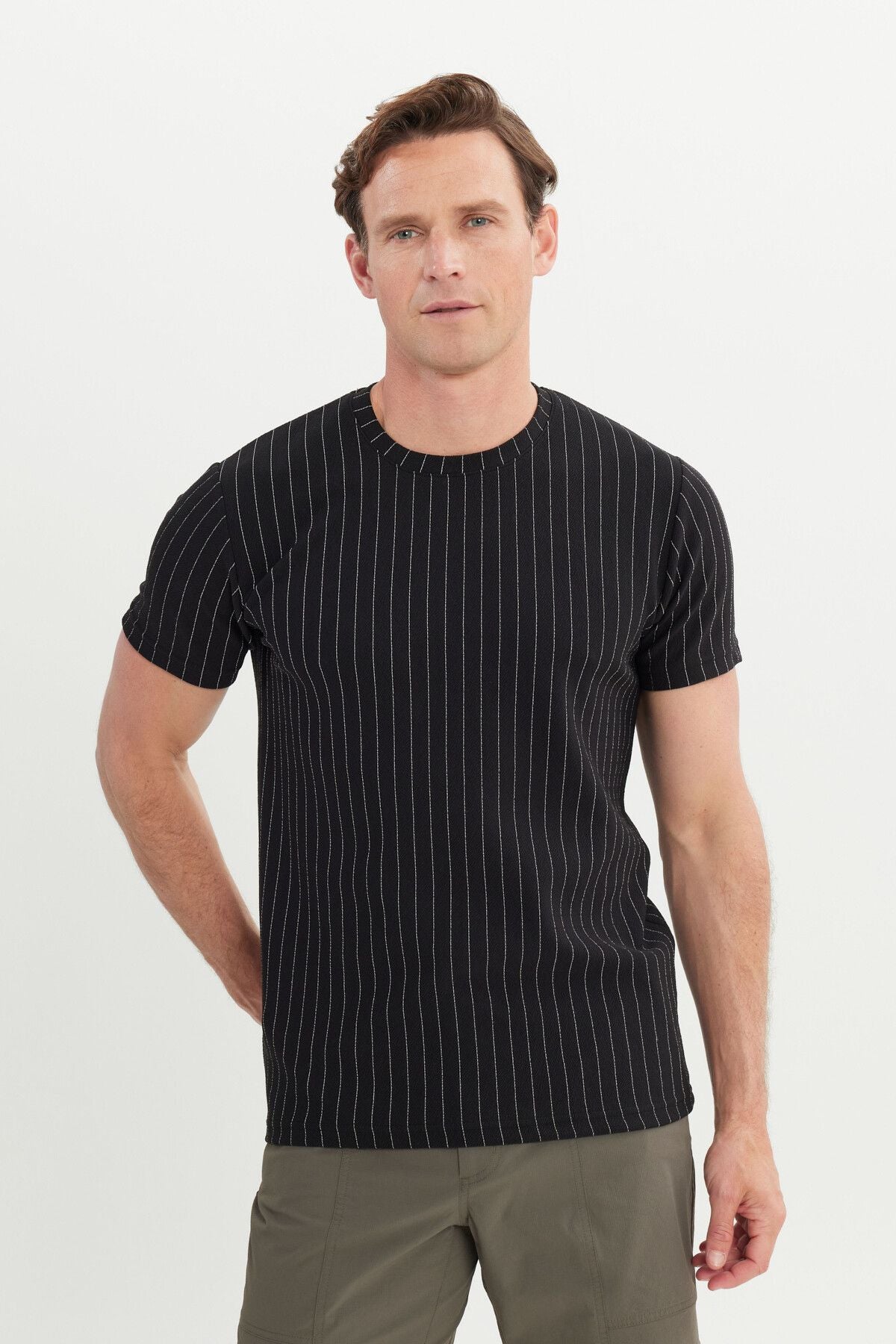 Men's black slim fit narrow cut bicycle collar flexible t -shirt