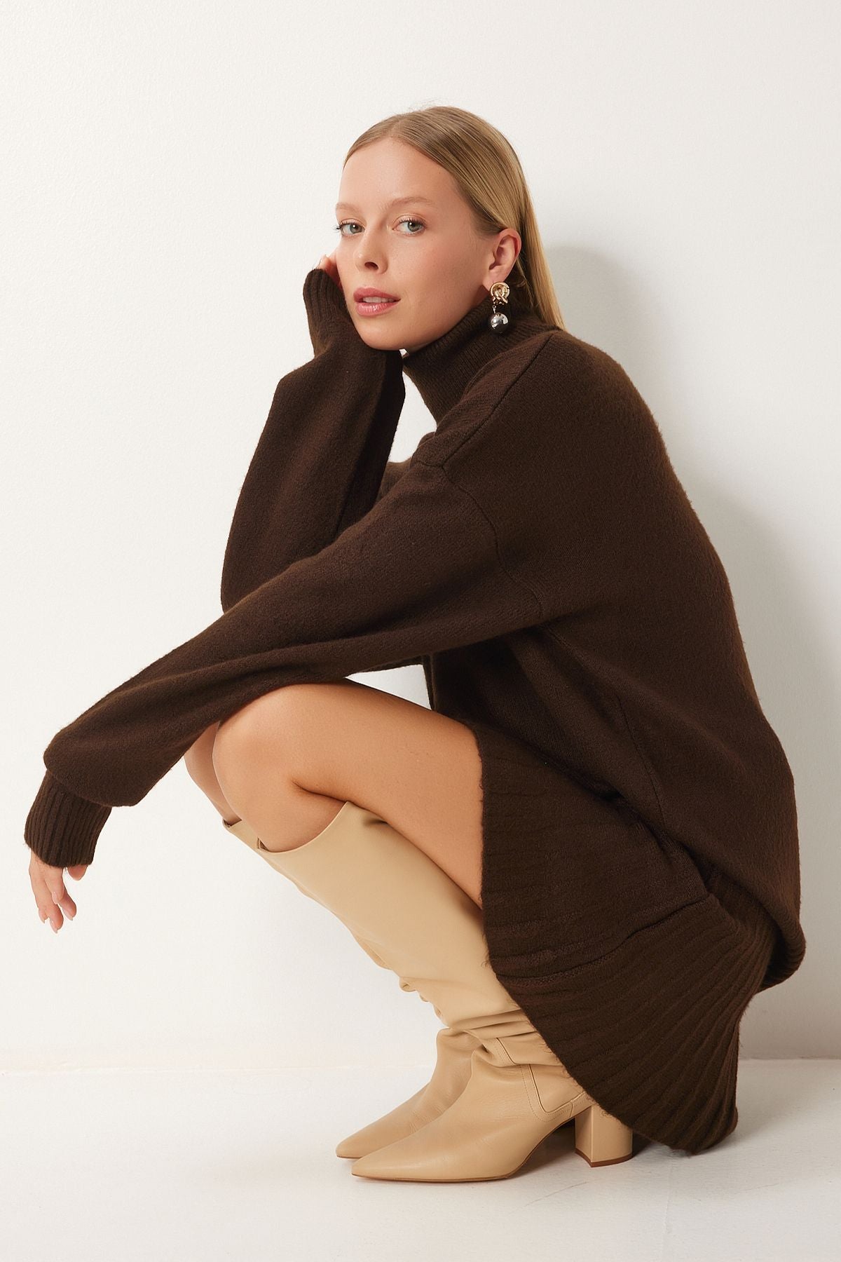 Female brown fisherman collar knitwear sweater skirt set DD01343