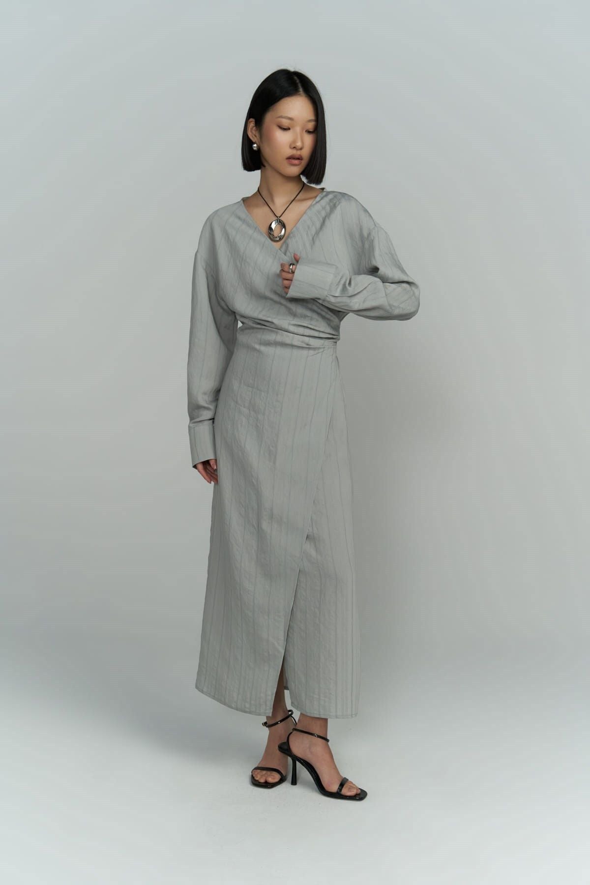 Bella midi size gray dress