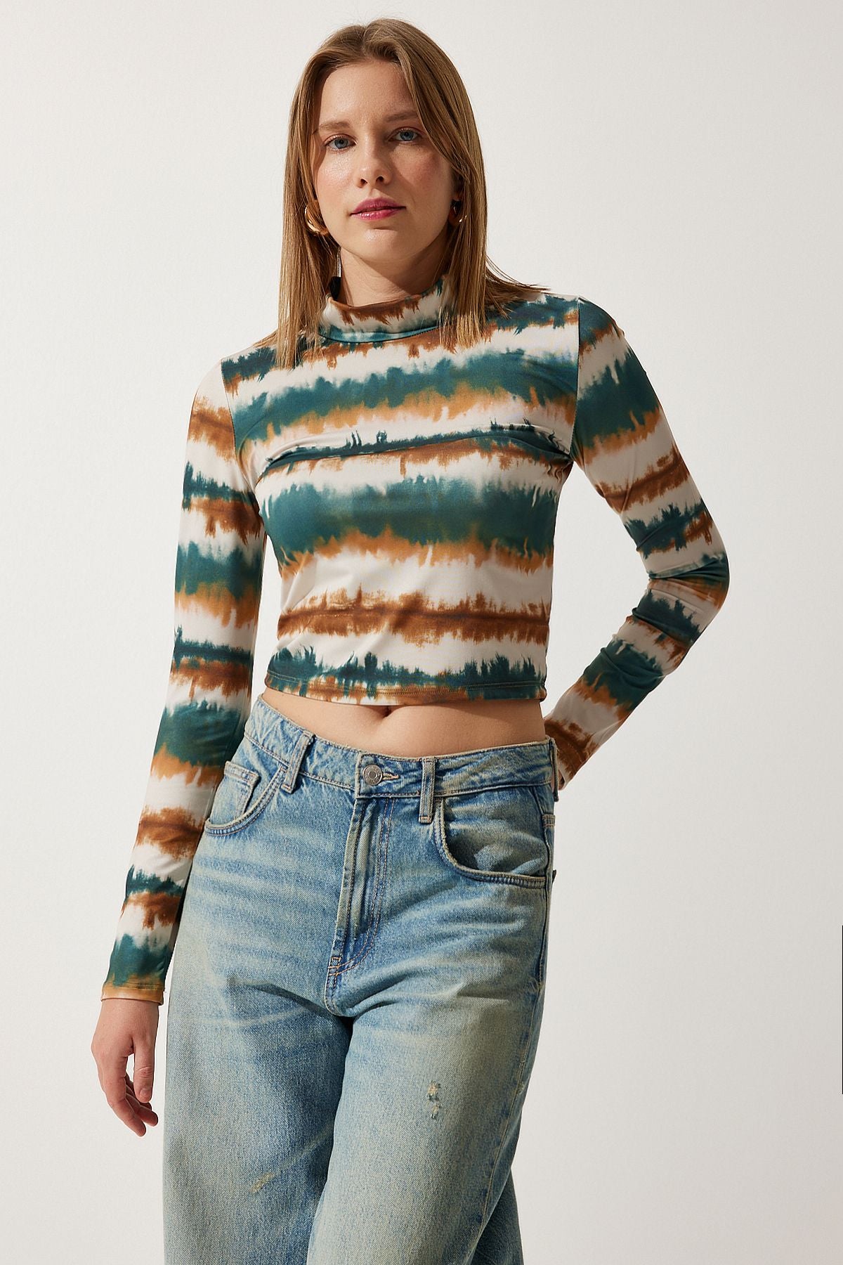 Women's Cream Dark Green Pattern Red Collar Crop knitted blouse