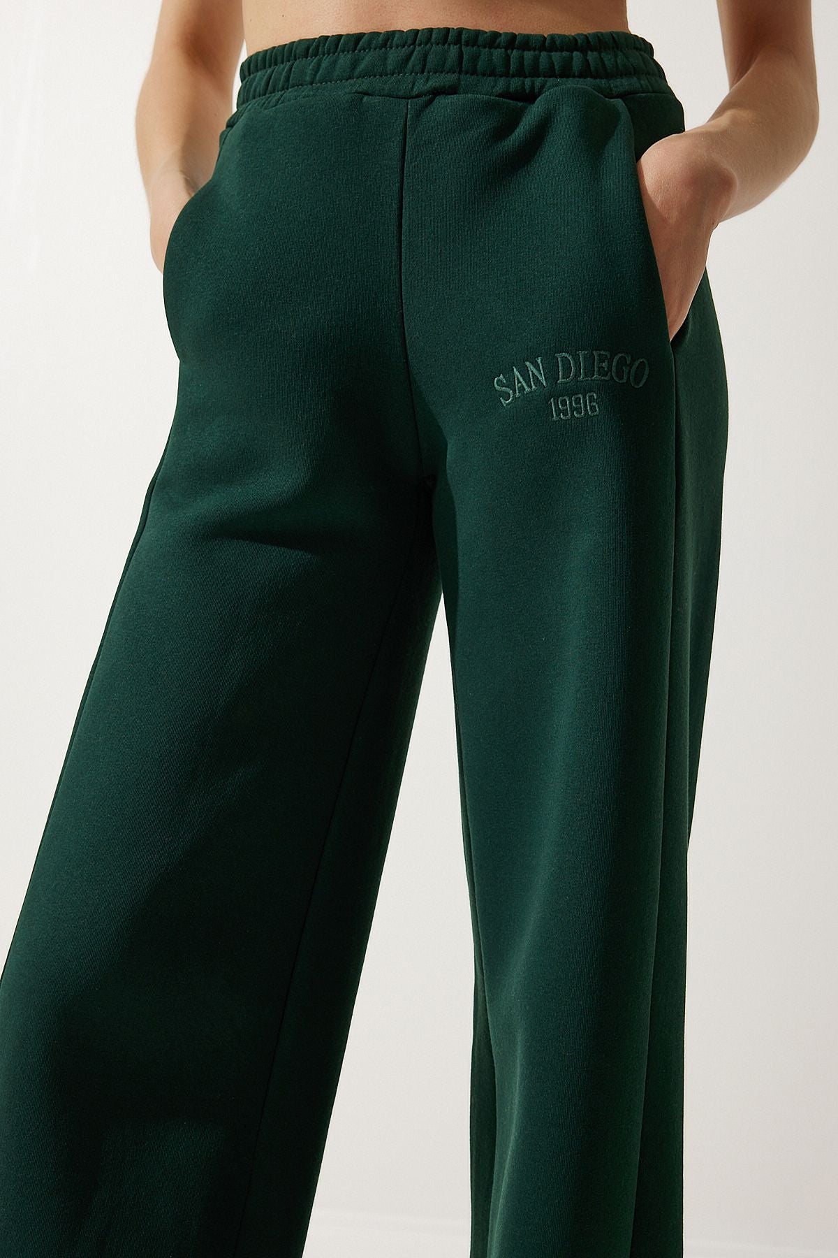 Female Emerald Green Straight Paça Thick Tracksuit Six HF00445