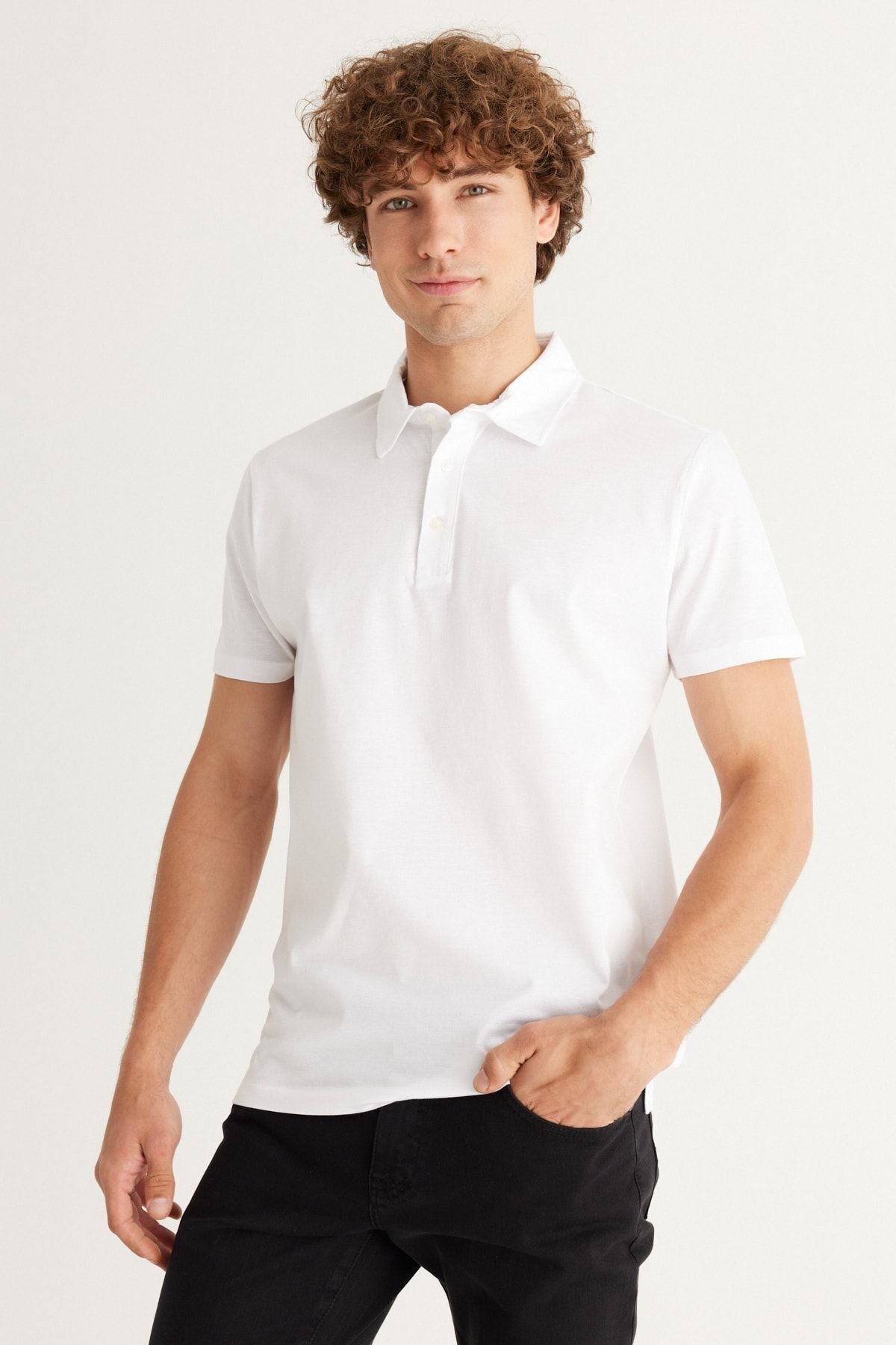 Men's white slim fit narrow cut polo collar 100 %cotton T -shirt