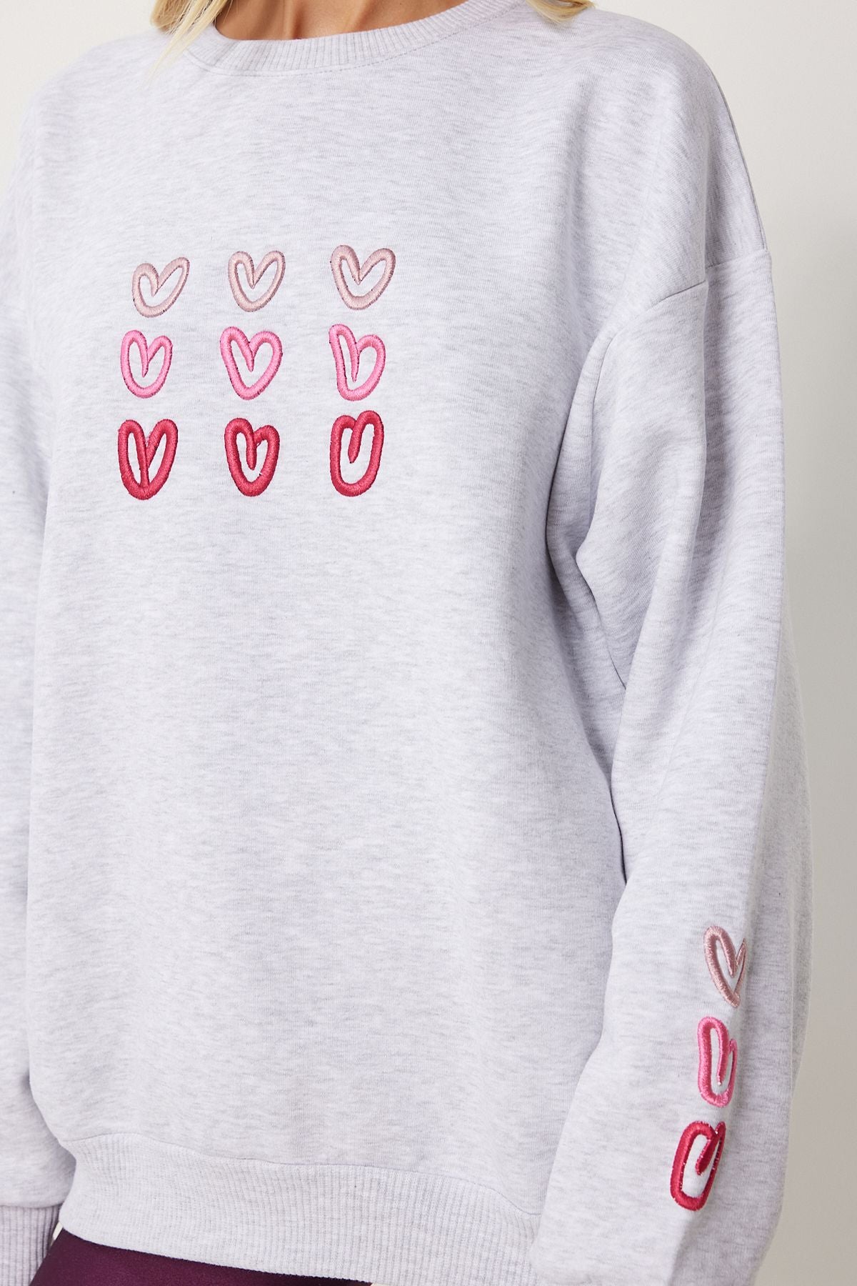 Women's Gray Melanj Heart Embroidery Sweatshirt OW00004