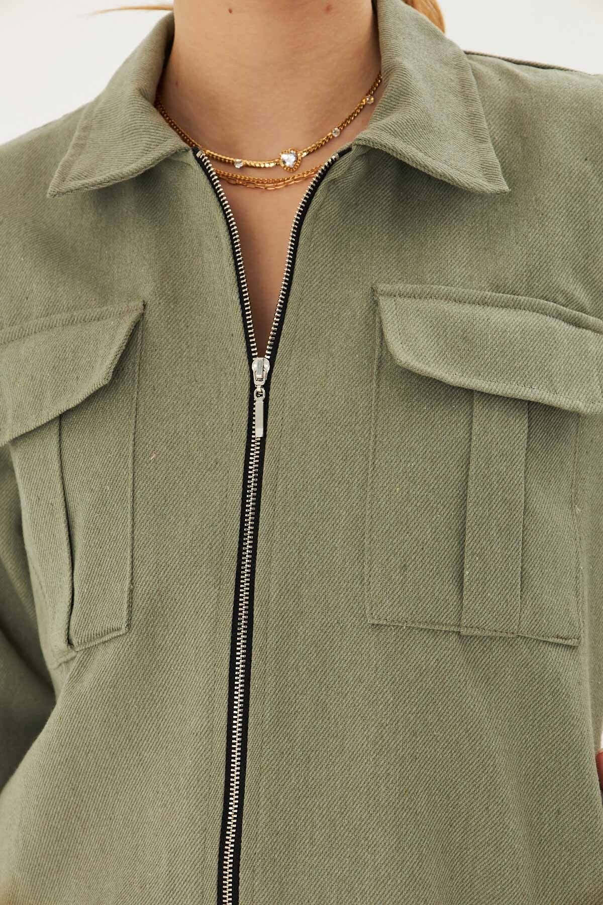 Female Khaki shirt collar front zipper chest pocket detailed waist tire jacket ARM-25K001055