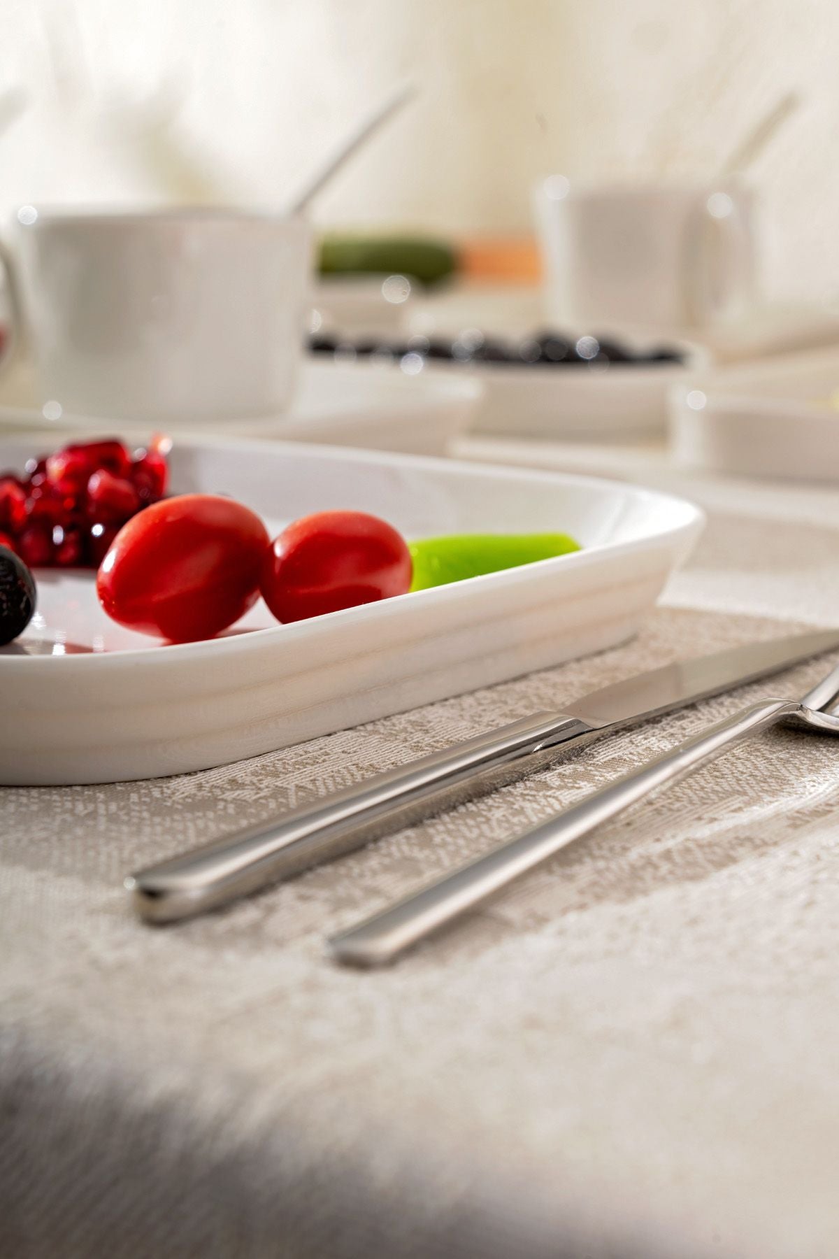 NEW MISRA 30 PIECES 6 PERSON PORCELEEN BREAKFAST SERVICE WHITE