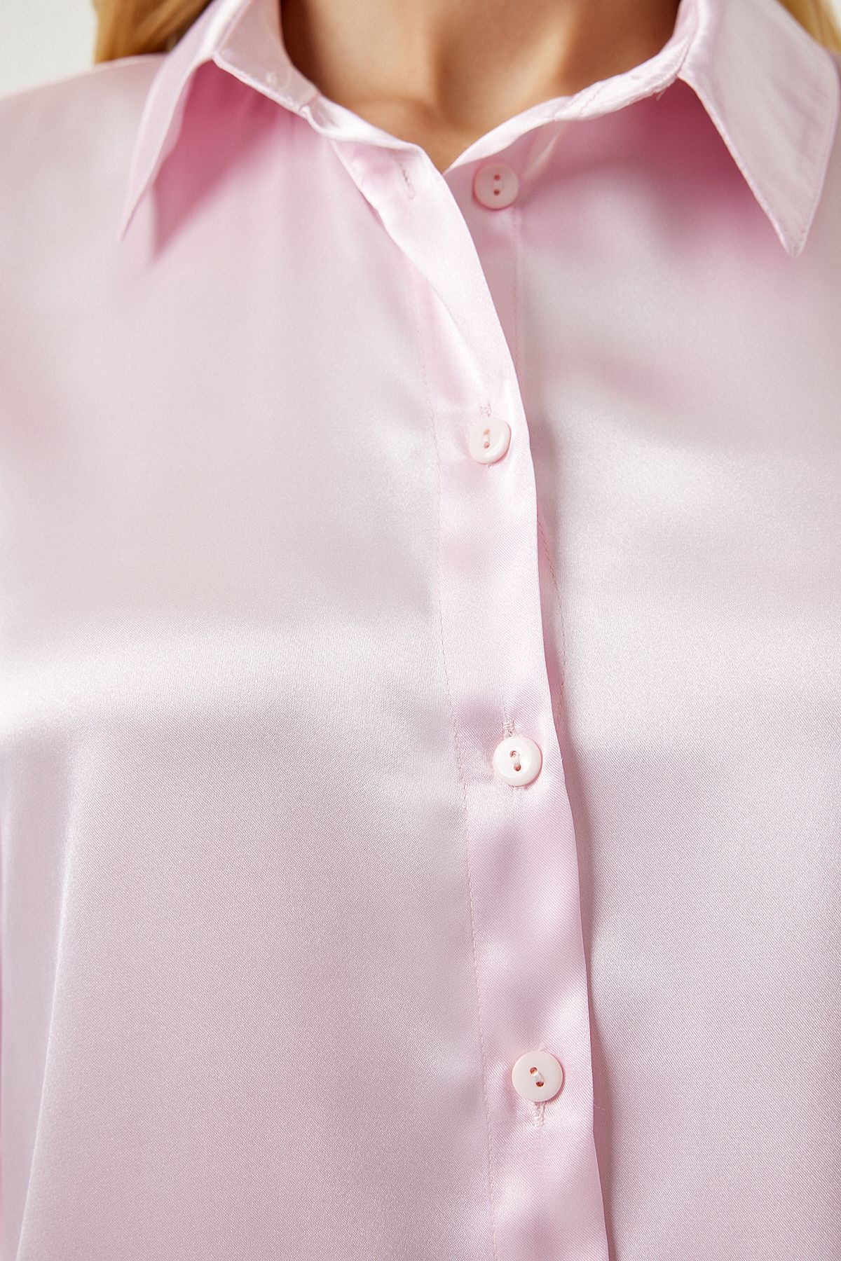 Woman Light Pink Lightly Casting Satin Surface Shirt DD00990