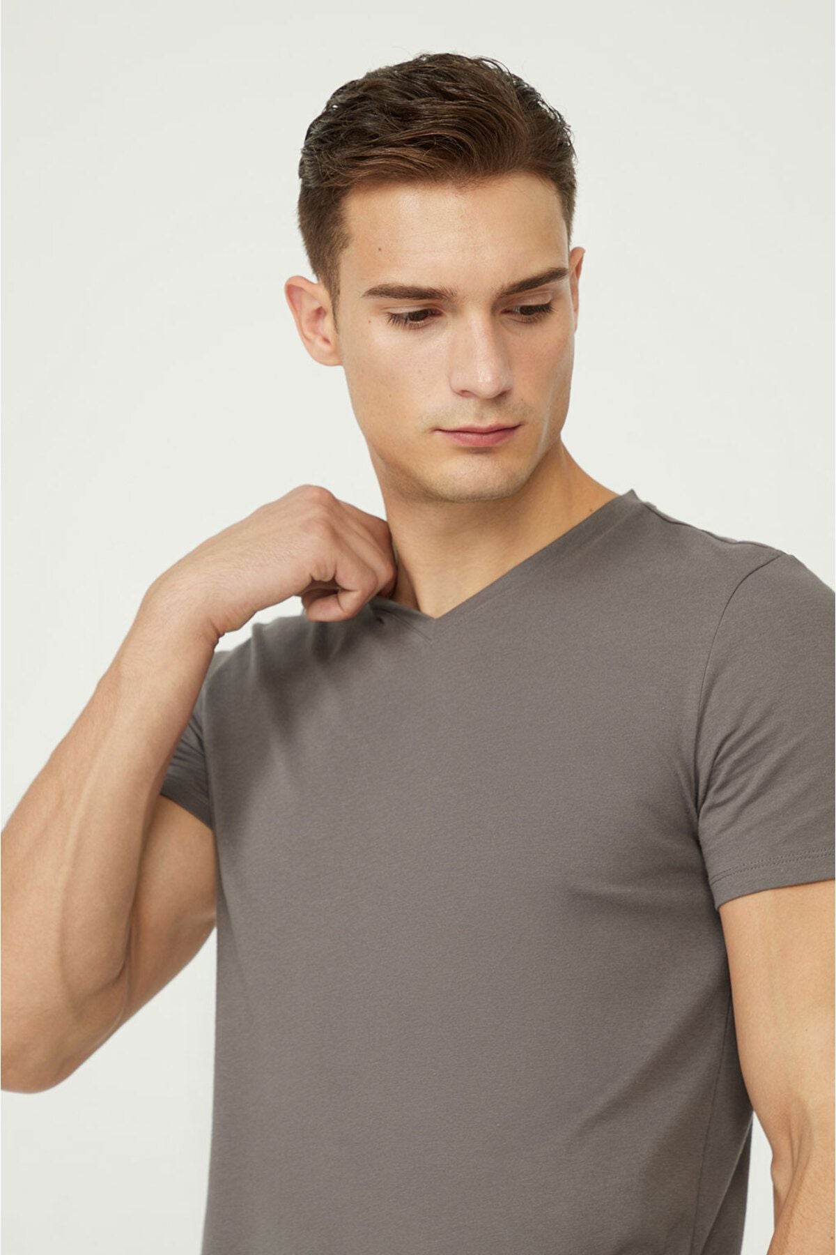 Men's anthracite 100 %cotton V-neck T-shirt E001001