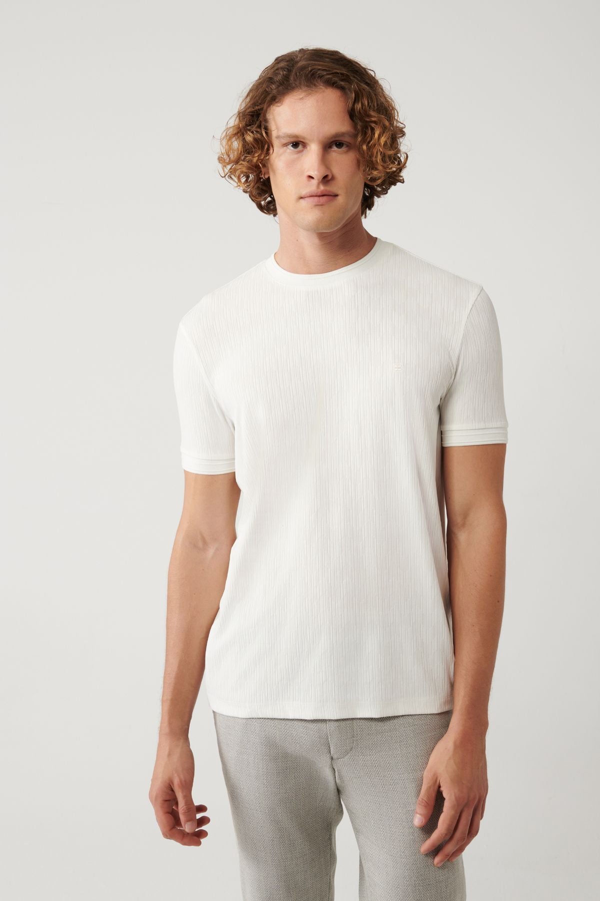 Men's Ecru Bicycle Collar Jacquard T-Shirt A41y1053