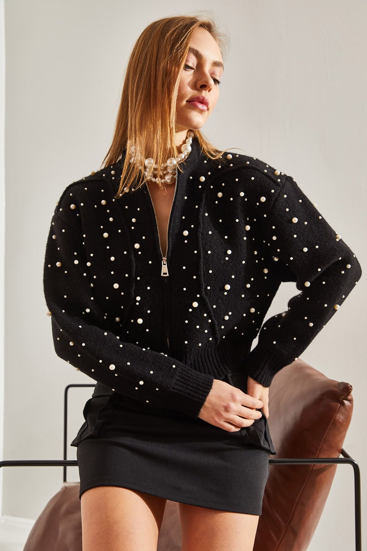 Female pearl stone embroidered knitwear cardigan