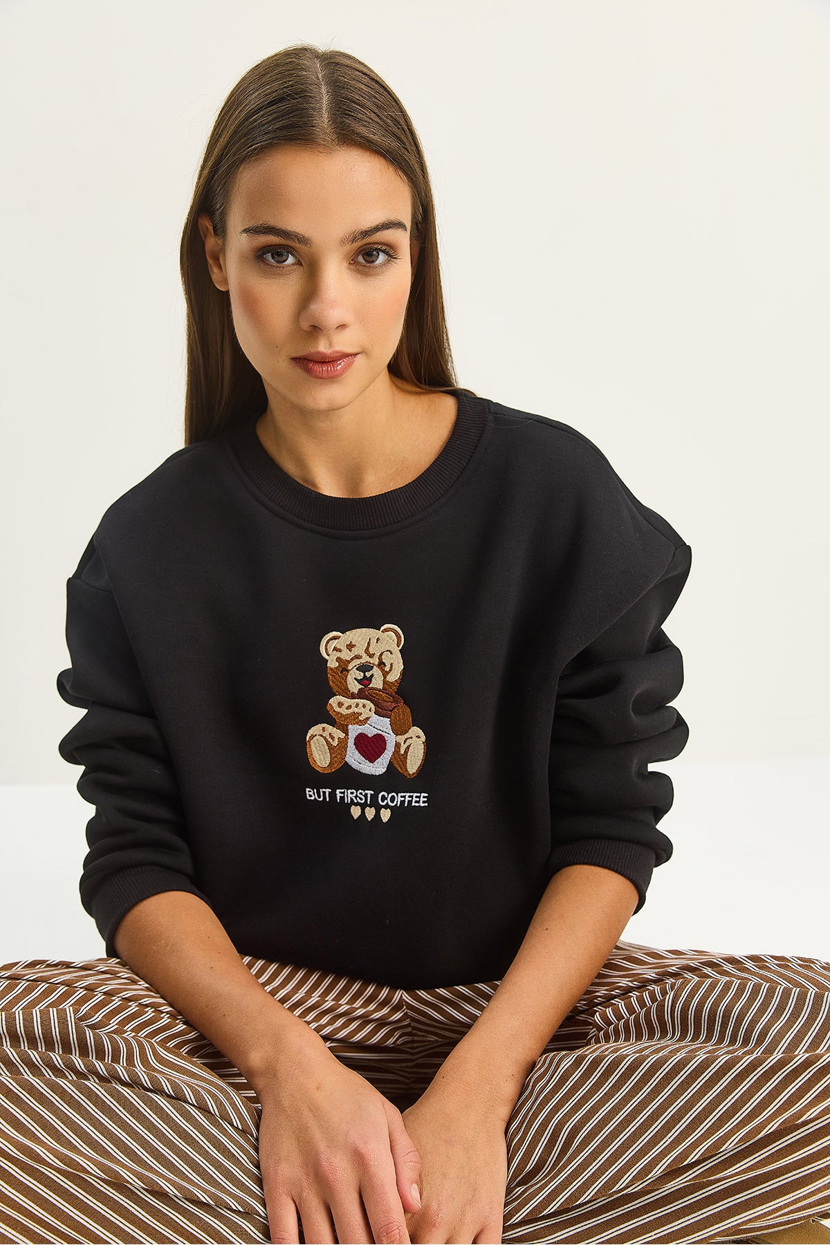 Women's Teddy Embroidery Detailed Three Thread Raised Sweatshirt 60601044