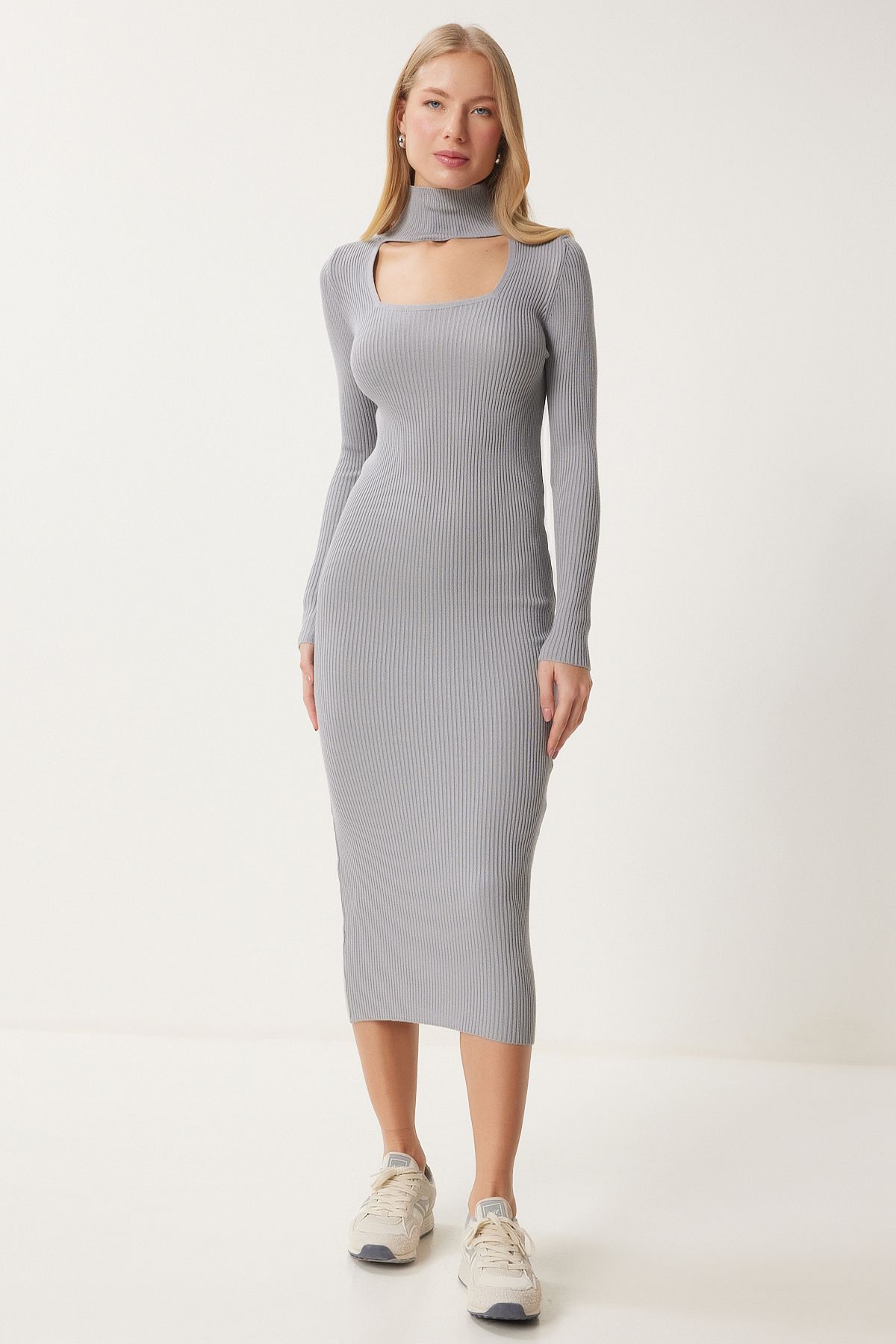 Woman Gray Cut Out detailed upright collar wick knitwear dress FN03388