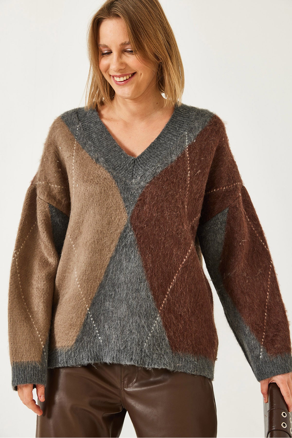 Women's V-neck Diamond Patterned Knitwear Sweater 241222 60261232