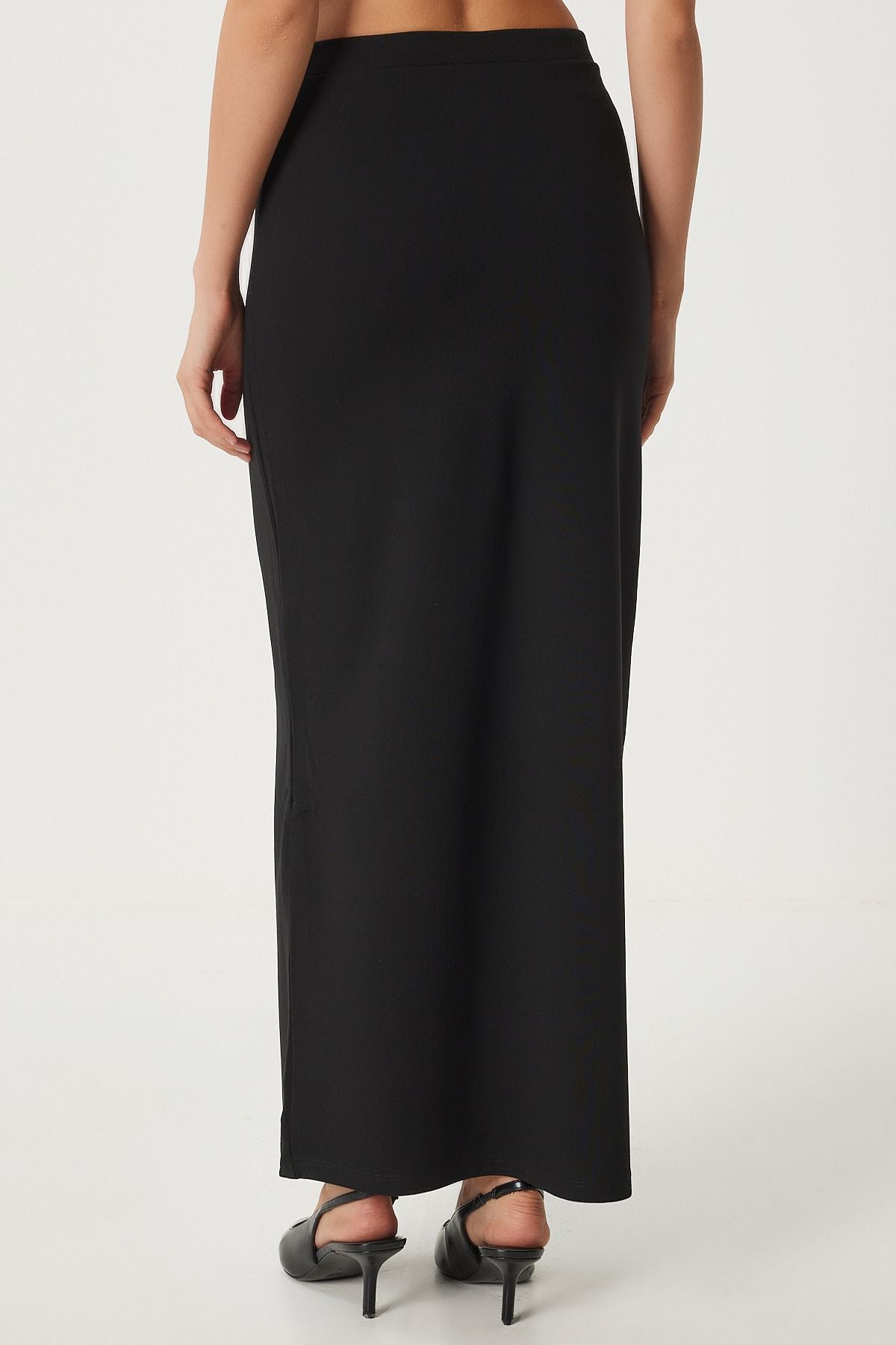Female black slit surrounding midi viscose knitted skirt ub00072