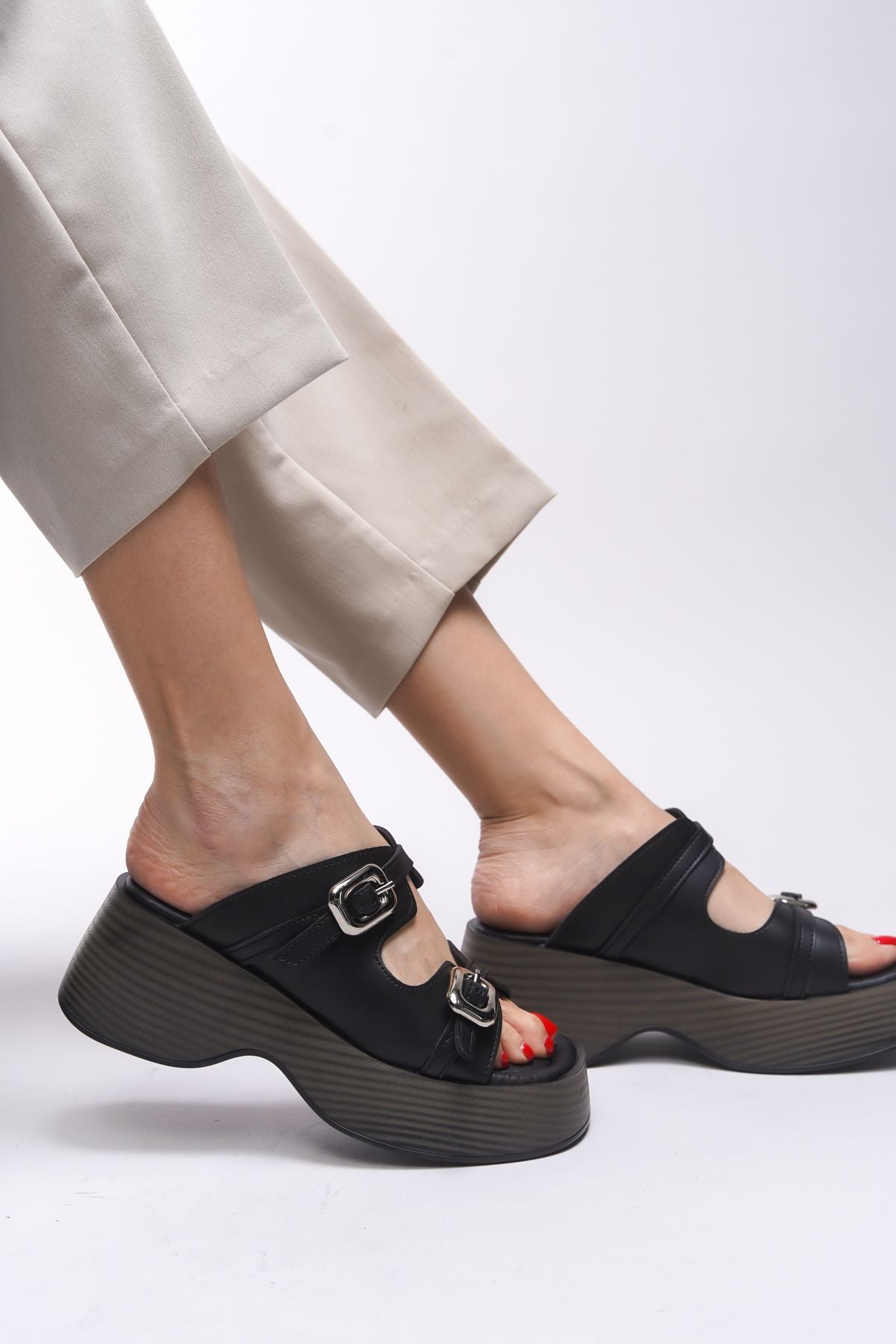 Victihne Woman Slippers 001291 Black