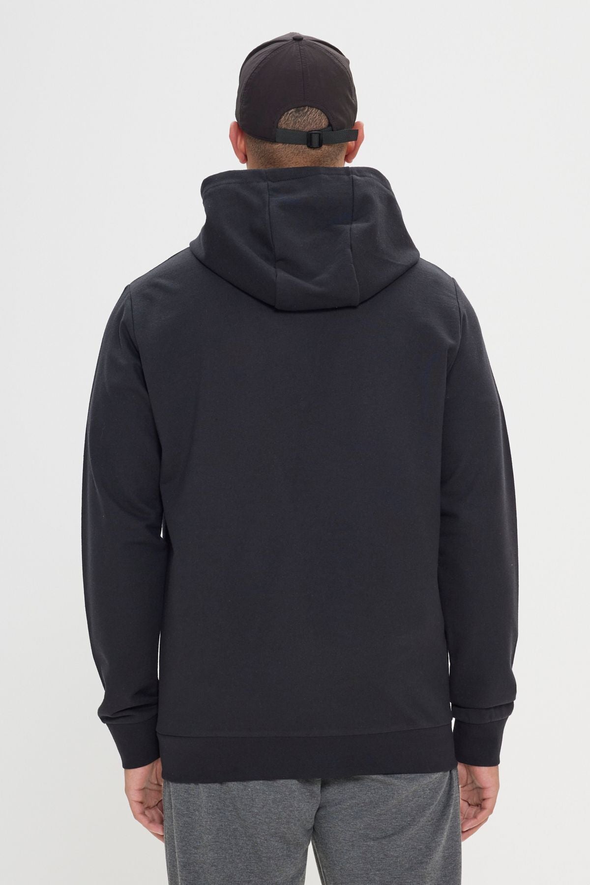 Men's Black Standard Fit Normal Cutting 2 IP Cotton Hoped Sweatshirt
