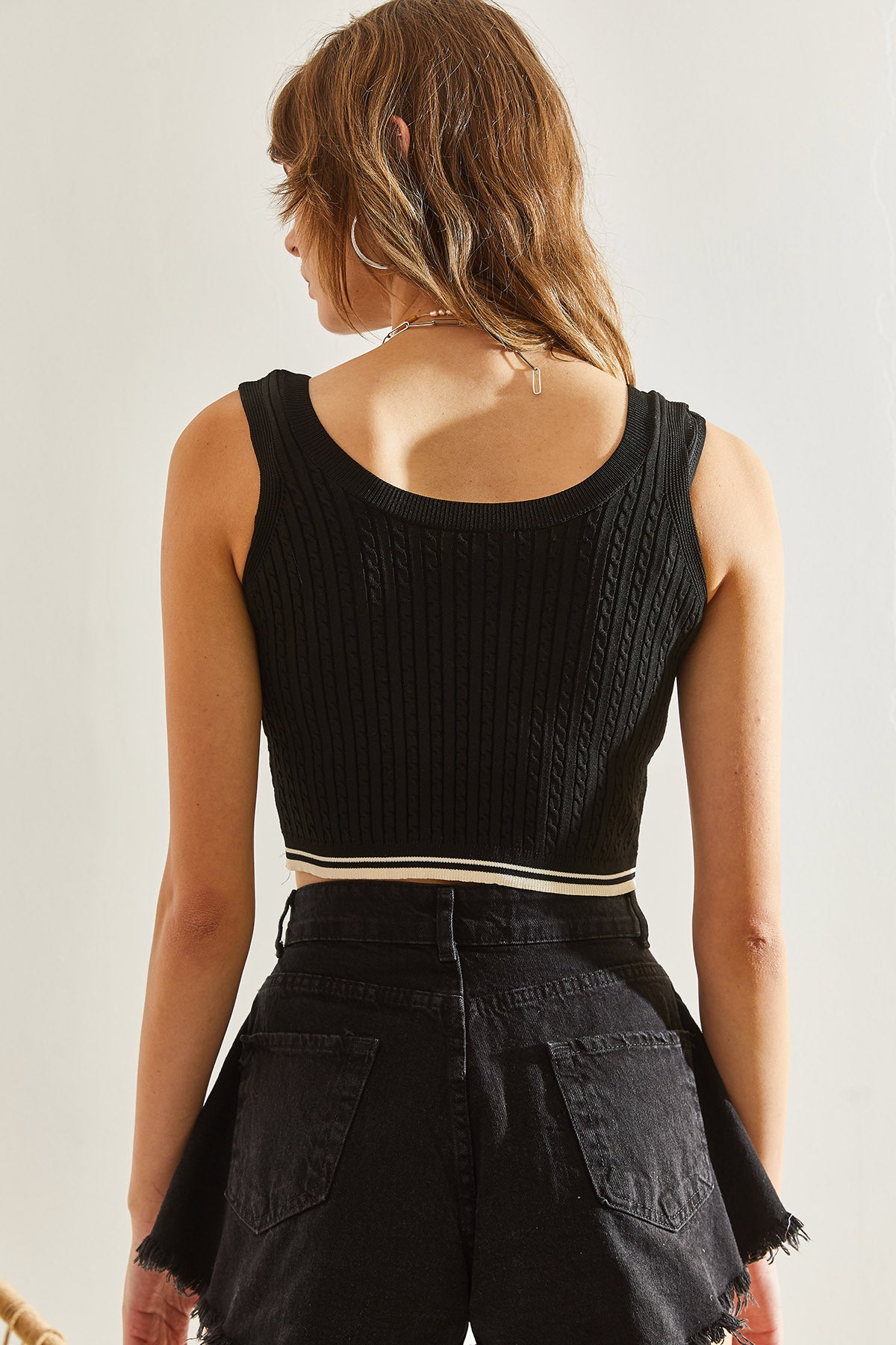 Women's Thick Strap Knitwear Crop Blouse 20246140